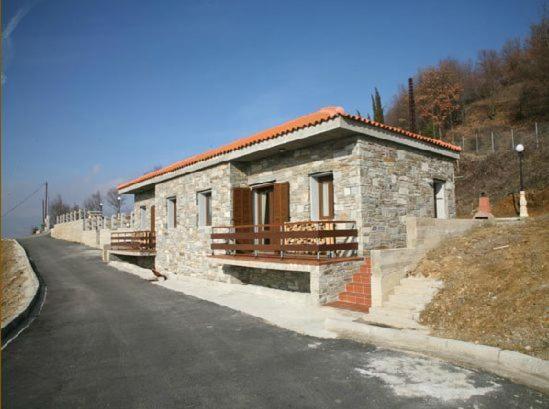 One-Bedroom House - Photo 5