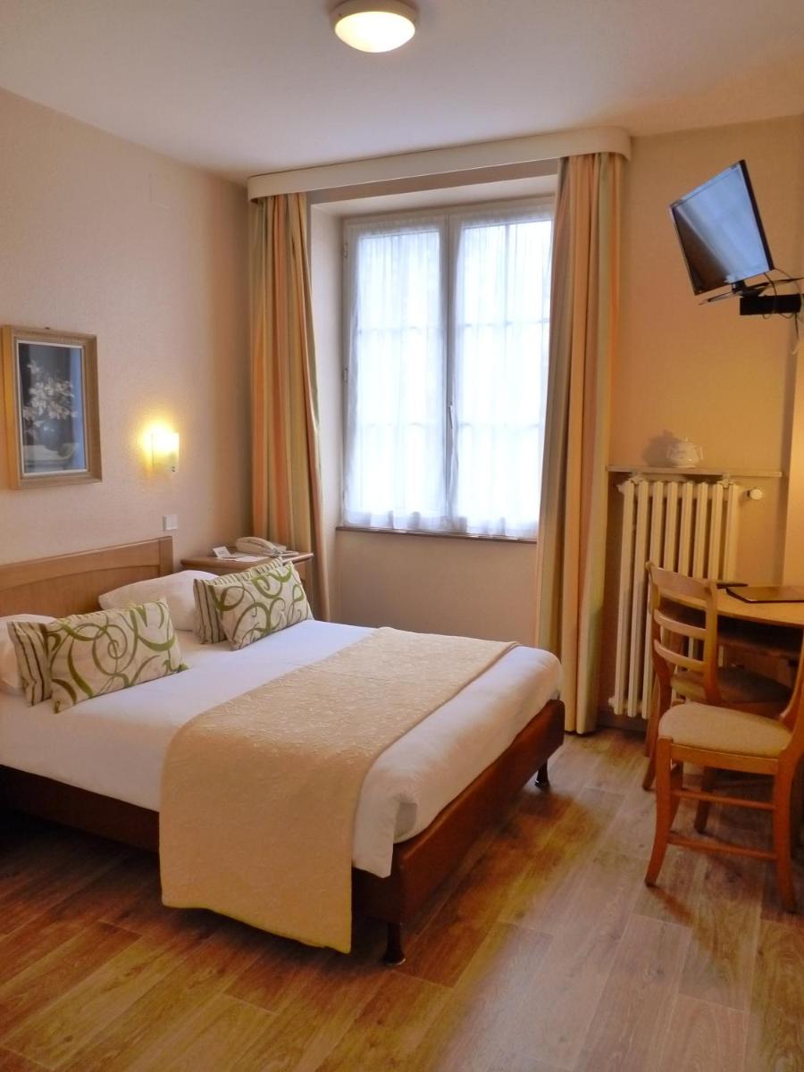 Standard Double Room photo 2