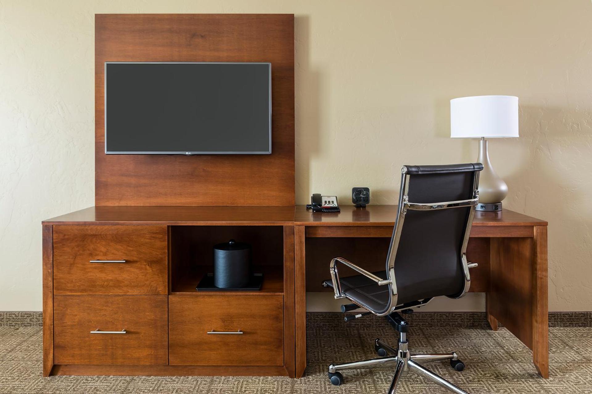 King Suite - Disability Access/Non-Smoking photo 3