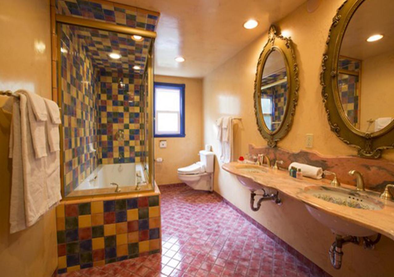 American Home - Photo 2