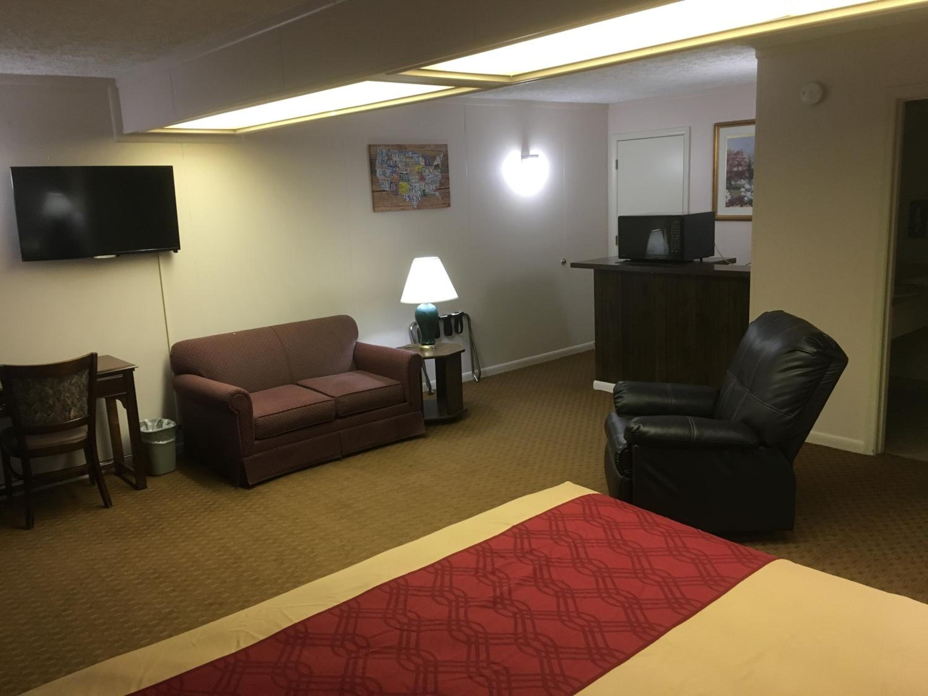 Double Room with Two Double Beds - Smoking - Photo 3