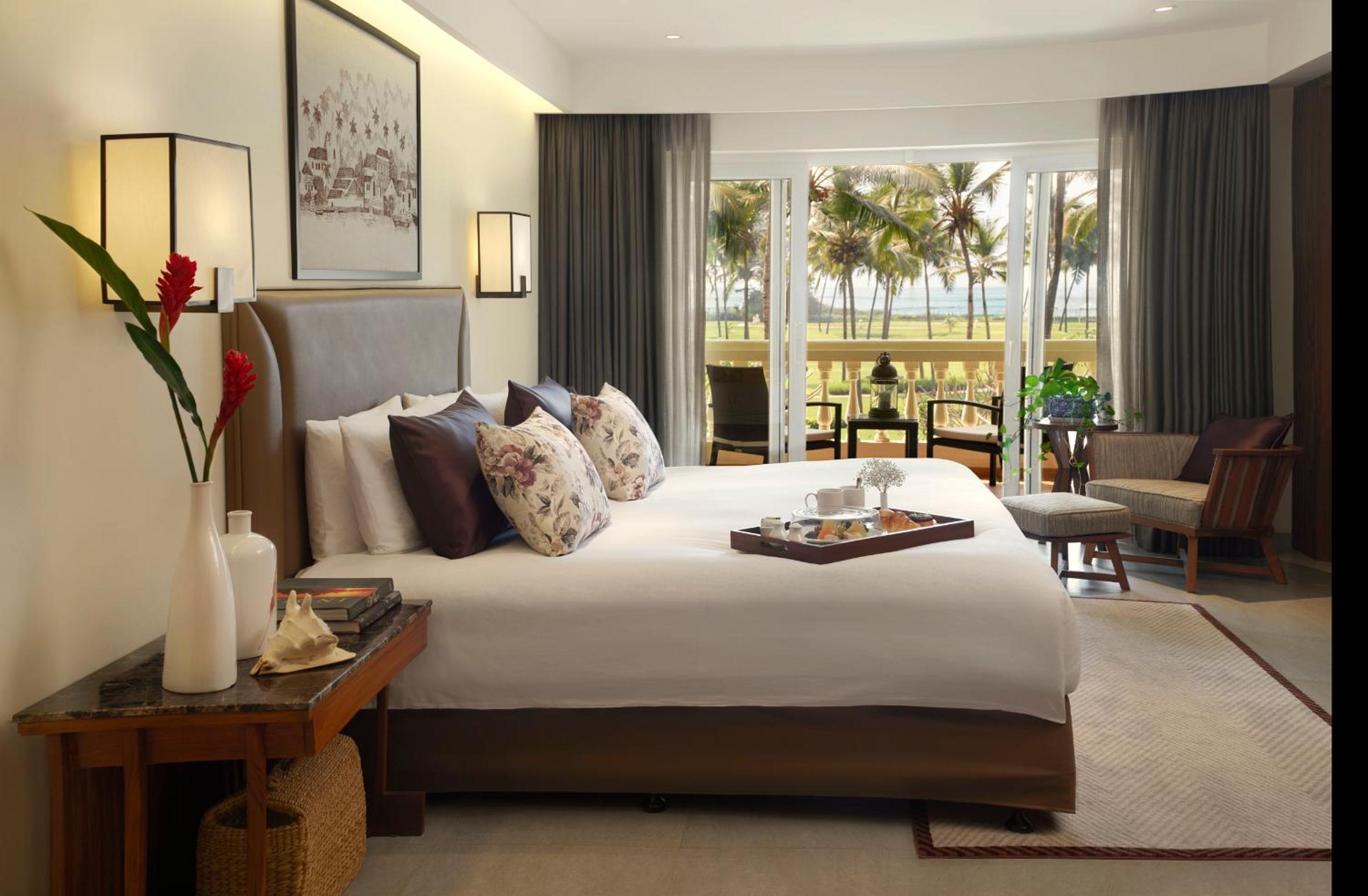 Premium Room Sea View King Bed - Photo 3