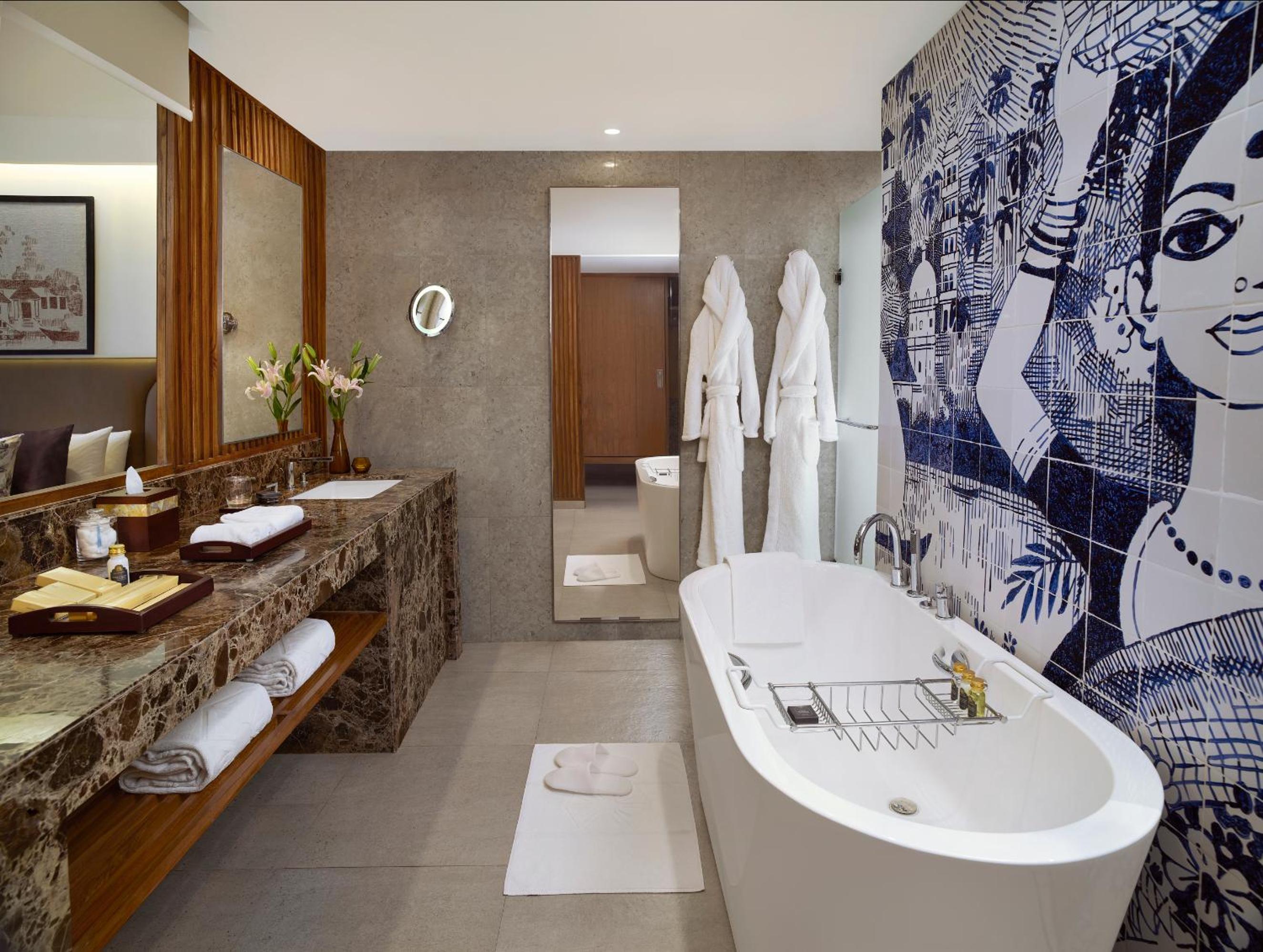 Premium Room Sea View King Bed - Photo 5