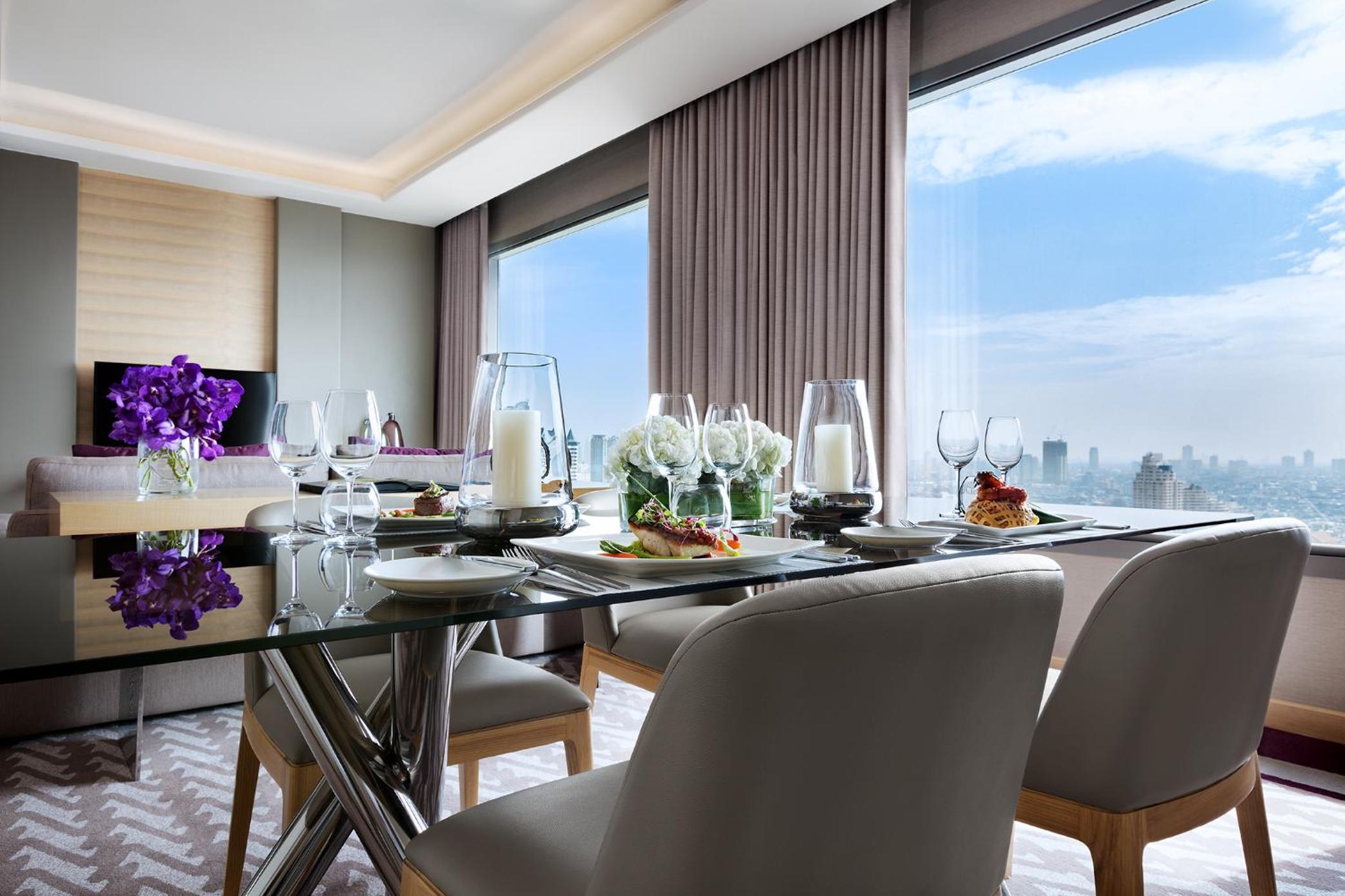 Three Bedroom River View Suite 