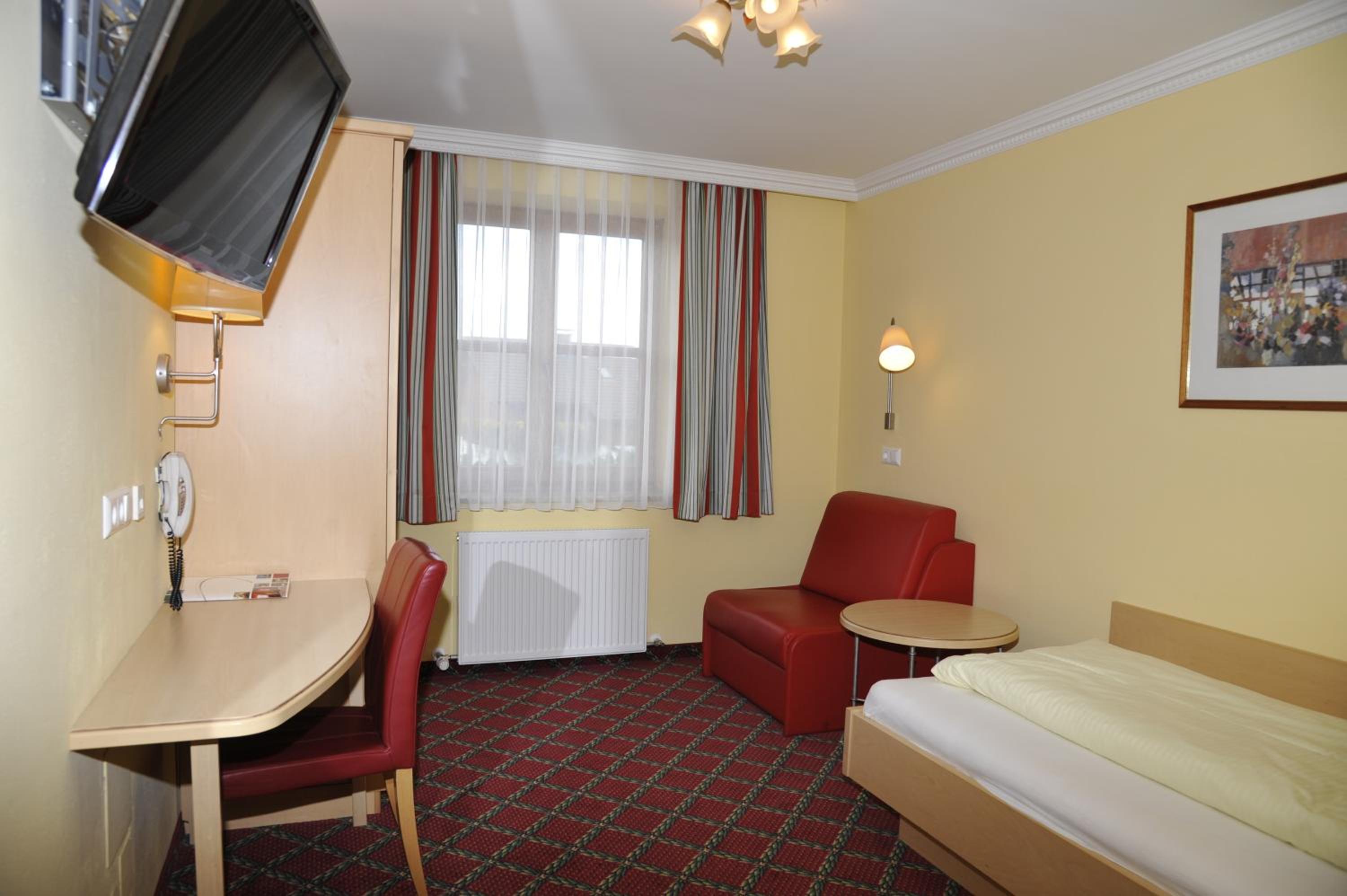 Single Room photo 2