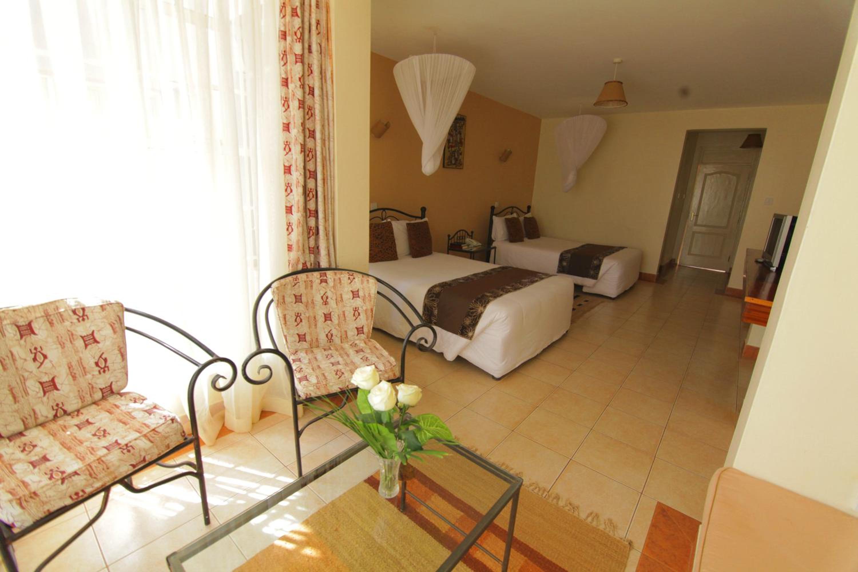 Deluxe Twin Room - Photo 13