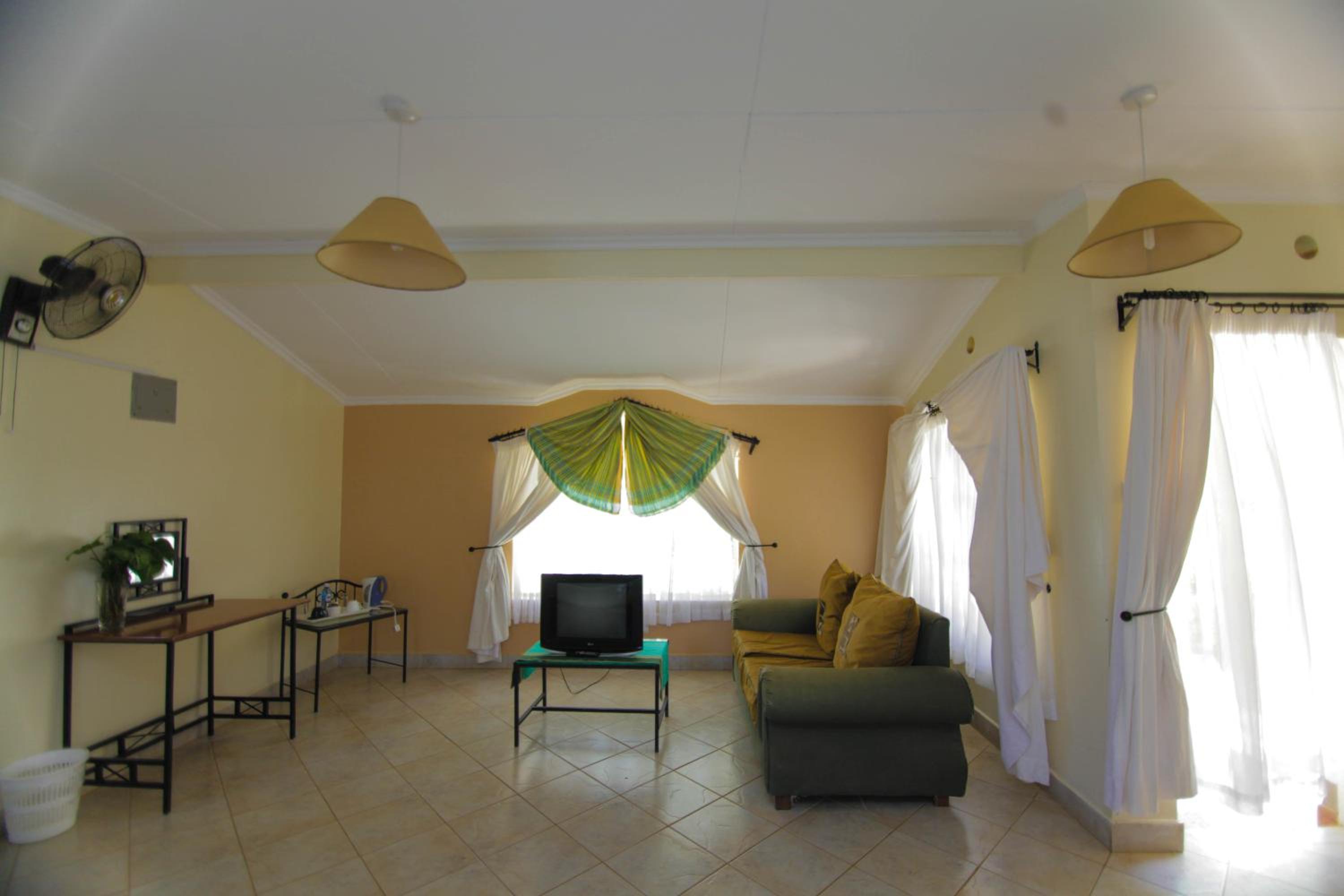 Deluxe Family Room - Photo 5