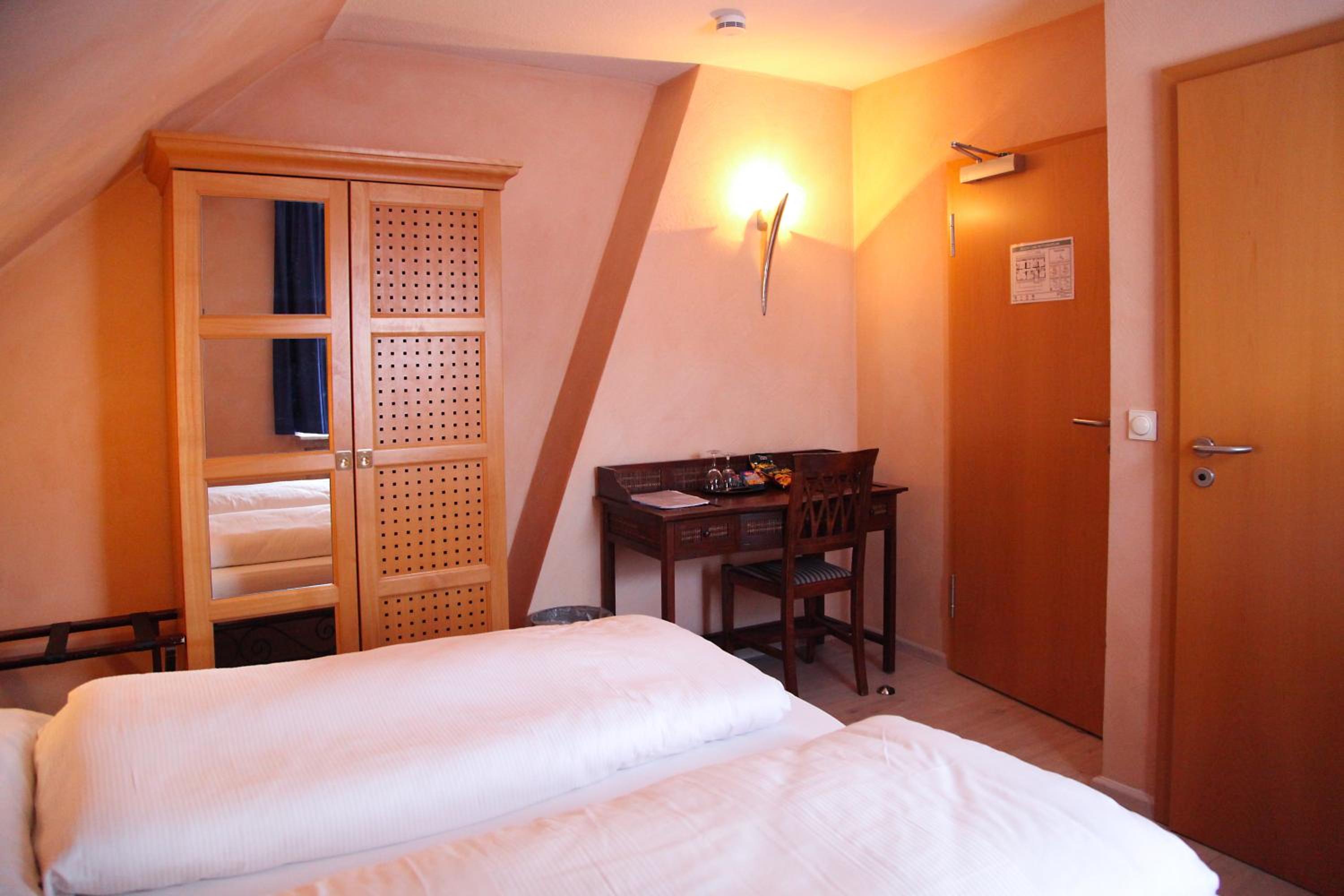 Economy Double Room - Photo 1