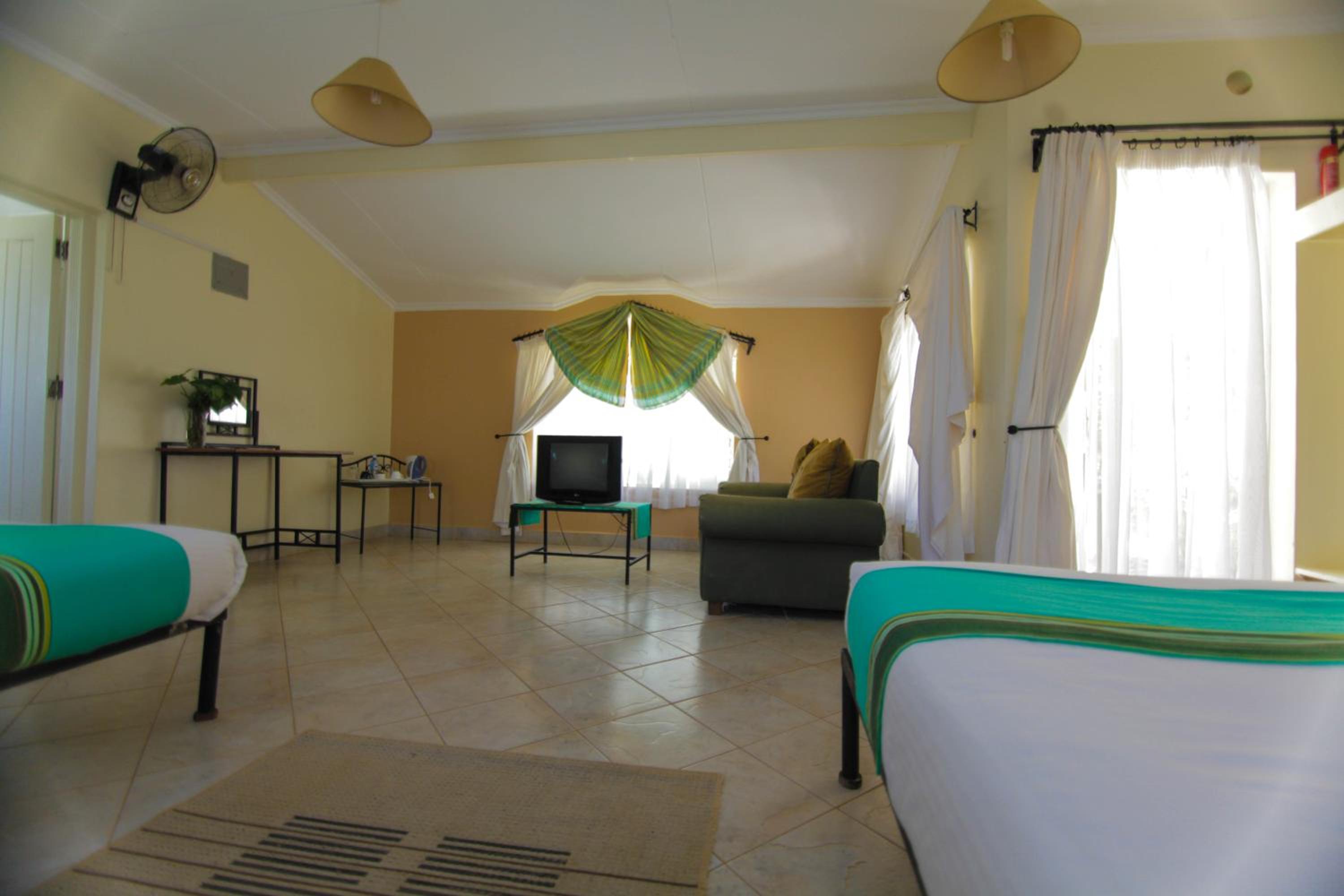 Deluxe Family Room - Photo 4
