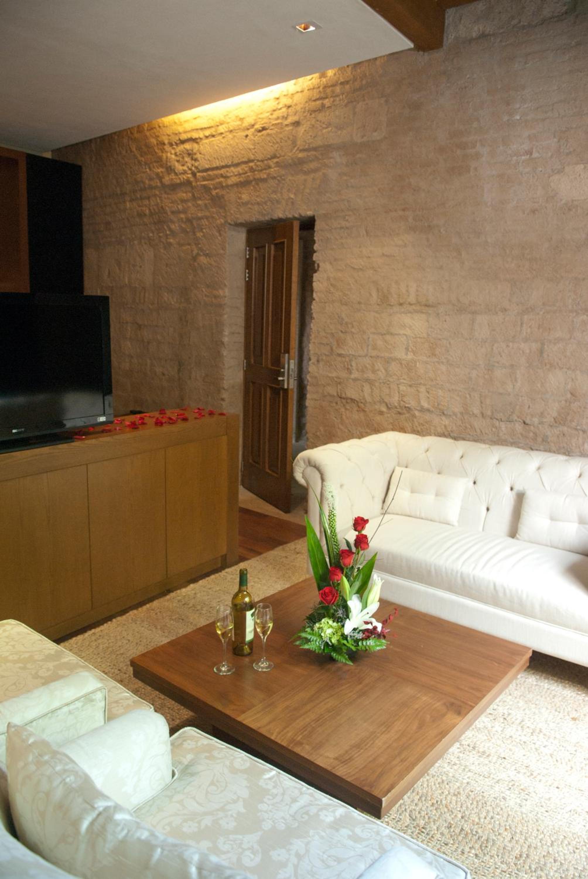 Deluxe Suite - Photo 1