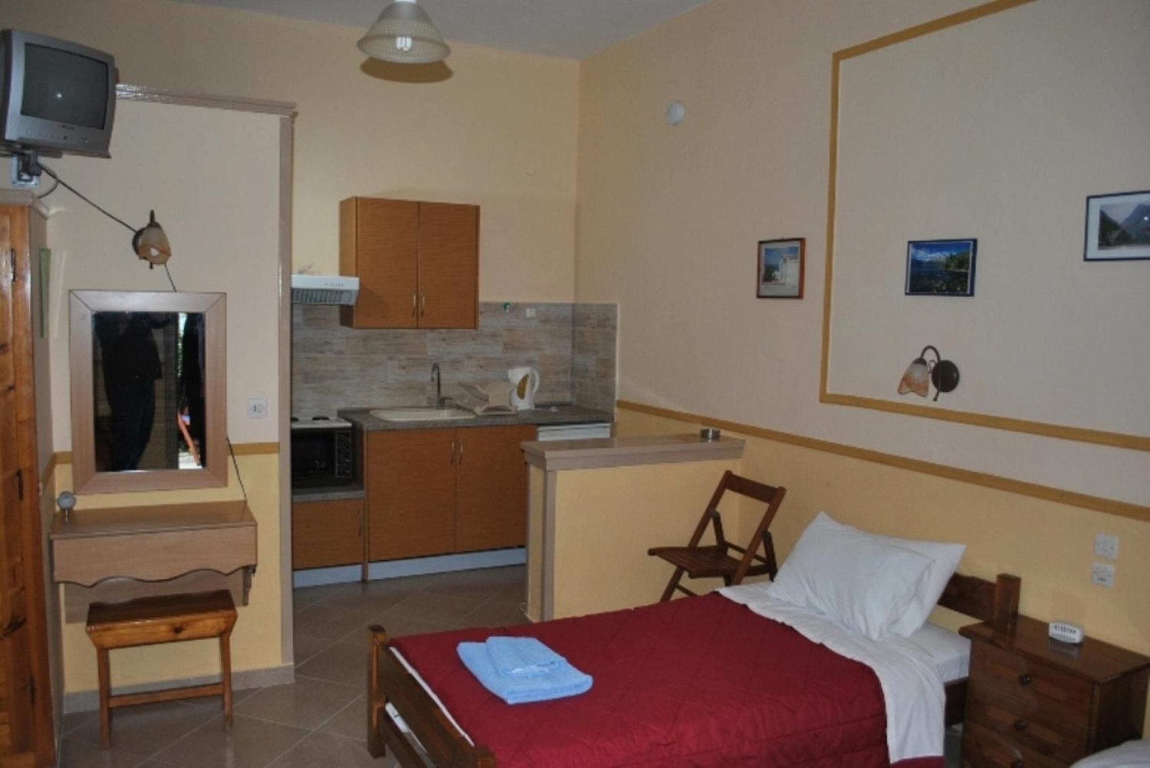 Studio (3 Adults)