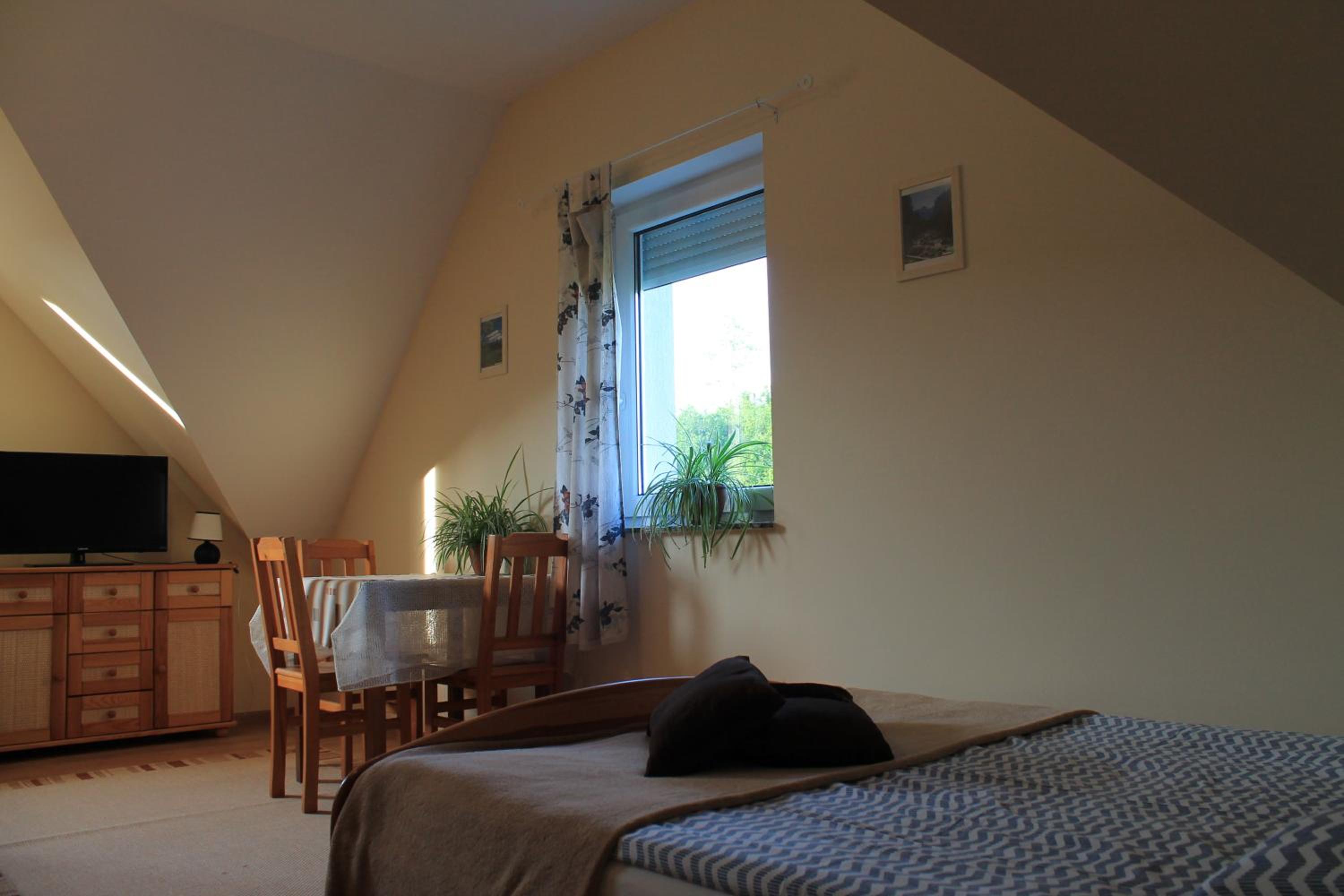 Quadruple Room with Private Bathroom photo 2