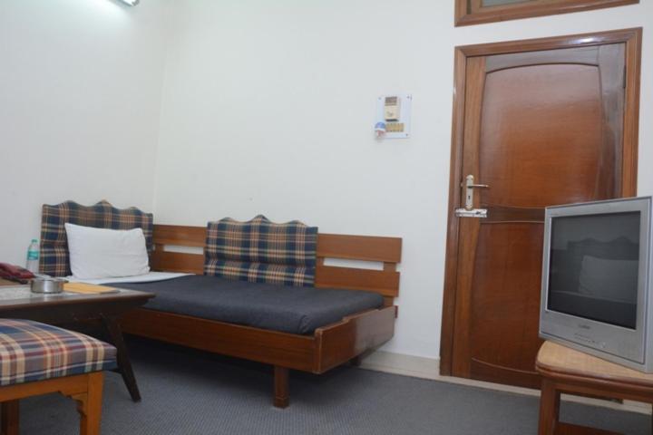 Small Single Room photo 2