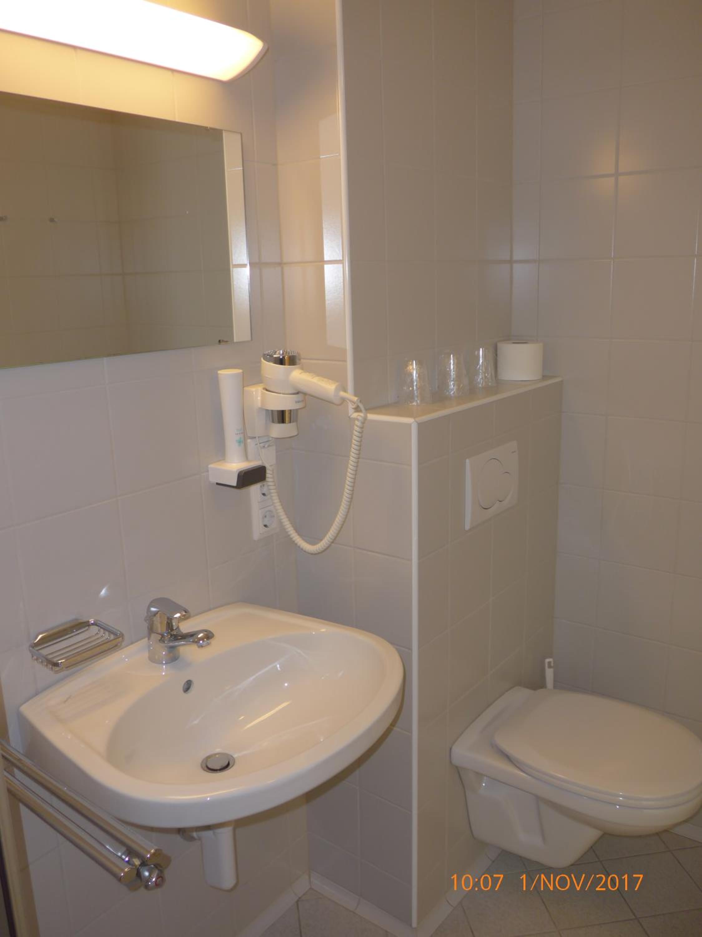 Double Room - Photo 5
