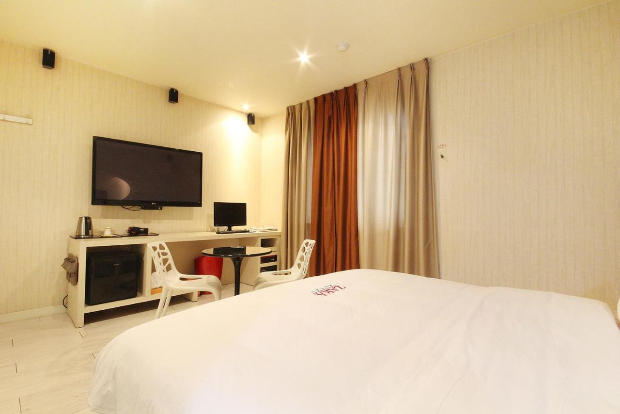 Standard Double Room photo 2