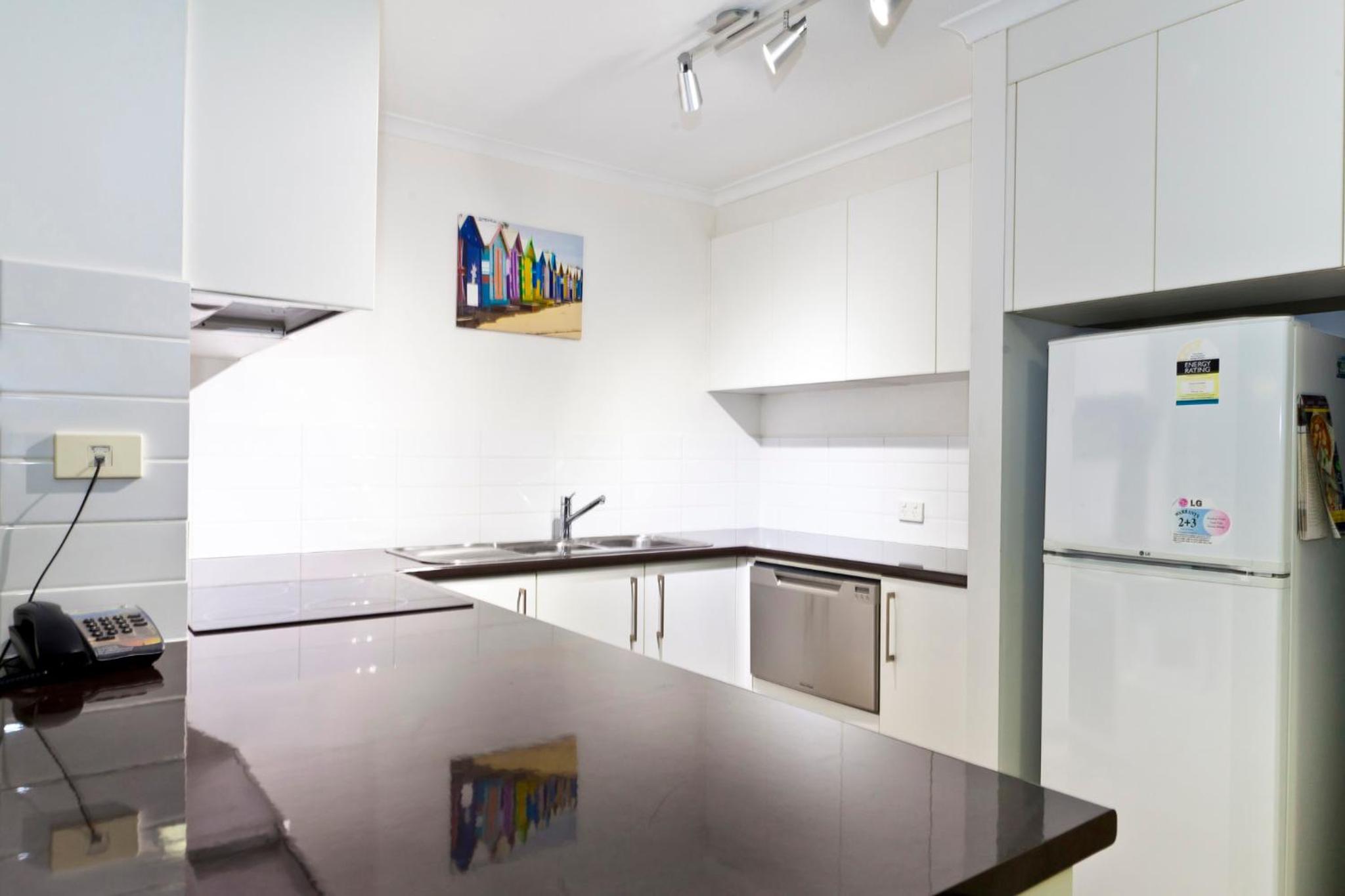 Superior One-Bedroom Apartment - Photo 4