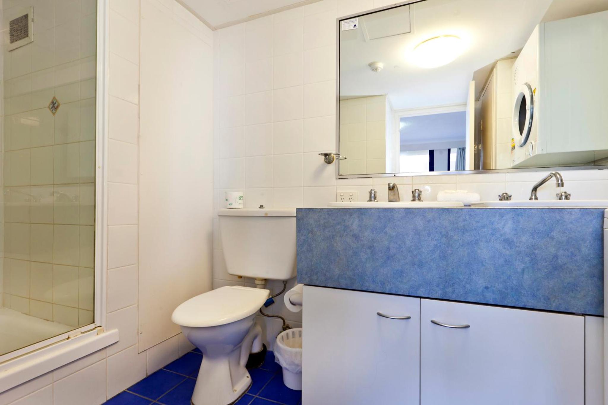 One-Bedroom Apartment - Photo 7
