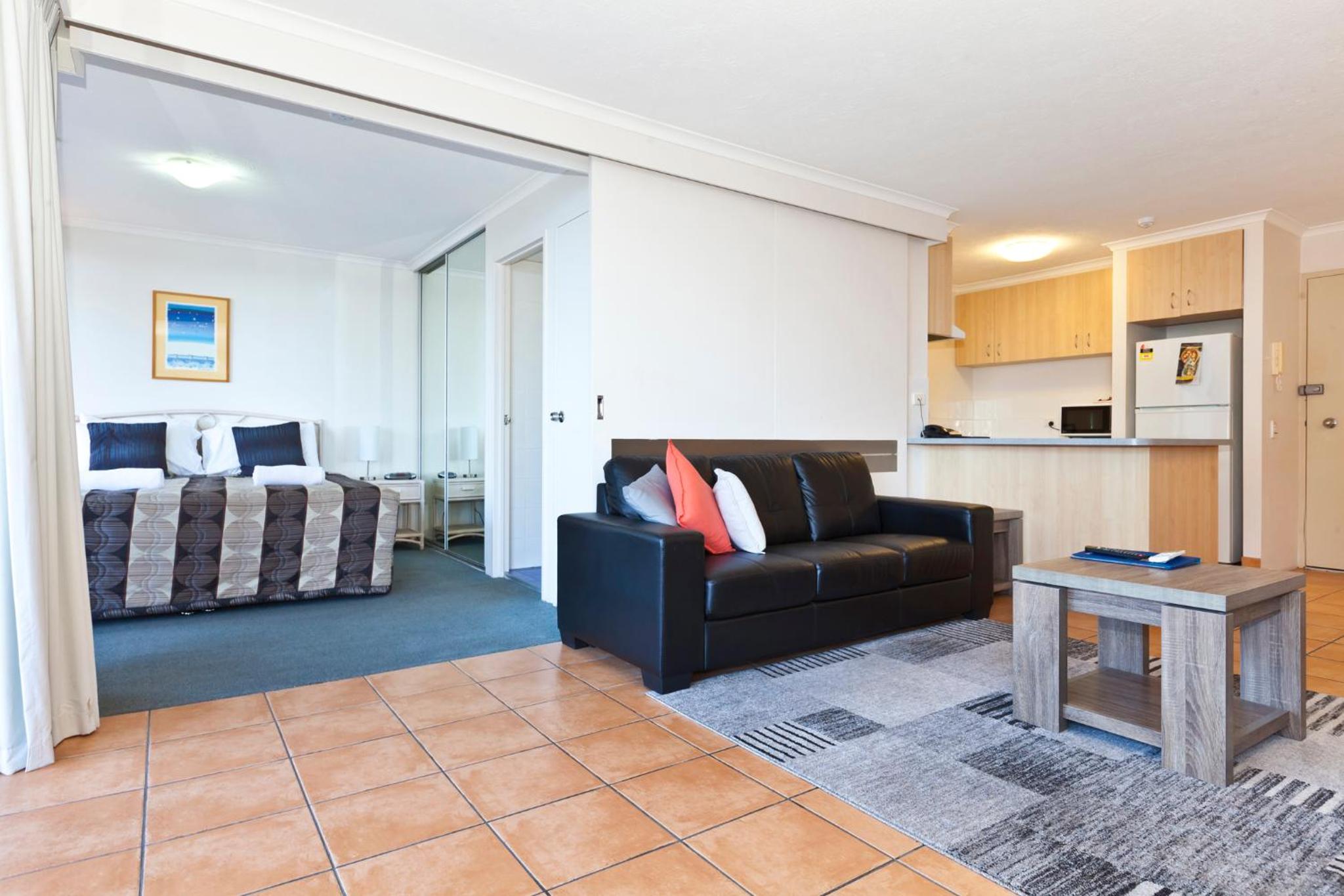 One-Bedroom Apartment - Photo 3
