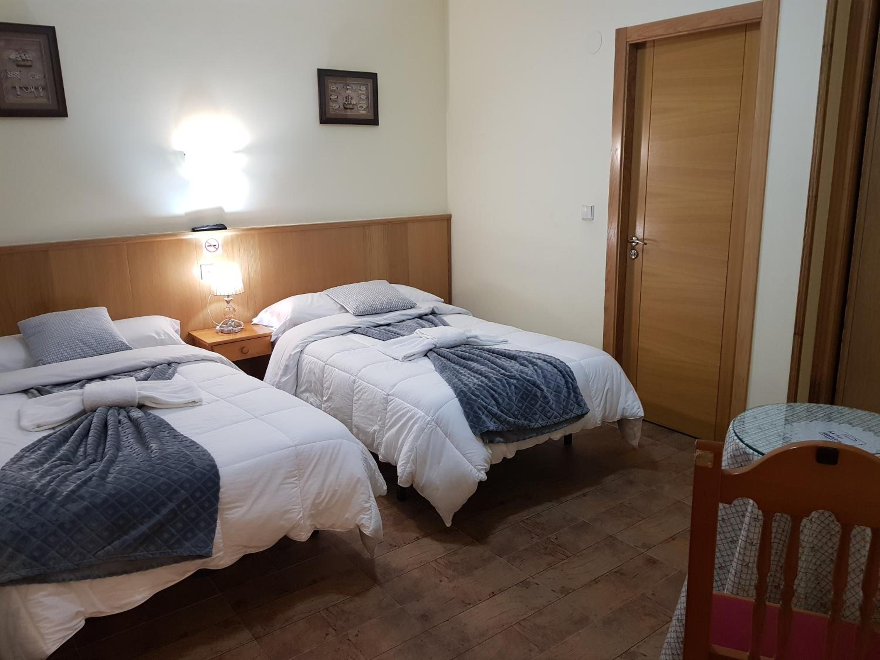Habitación Triple con Baño Privado