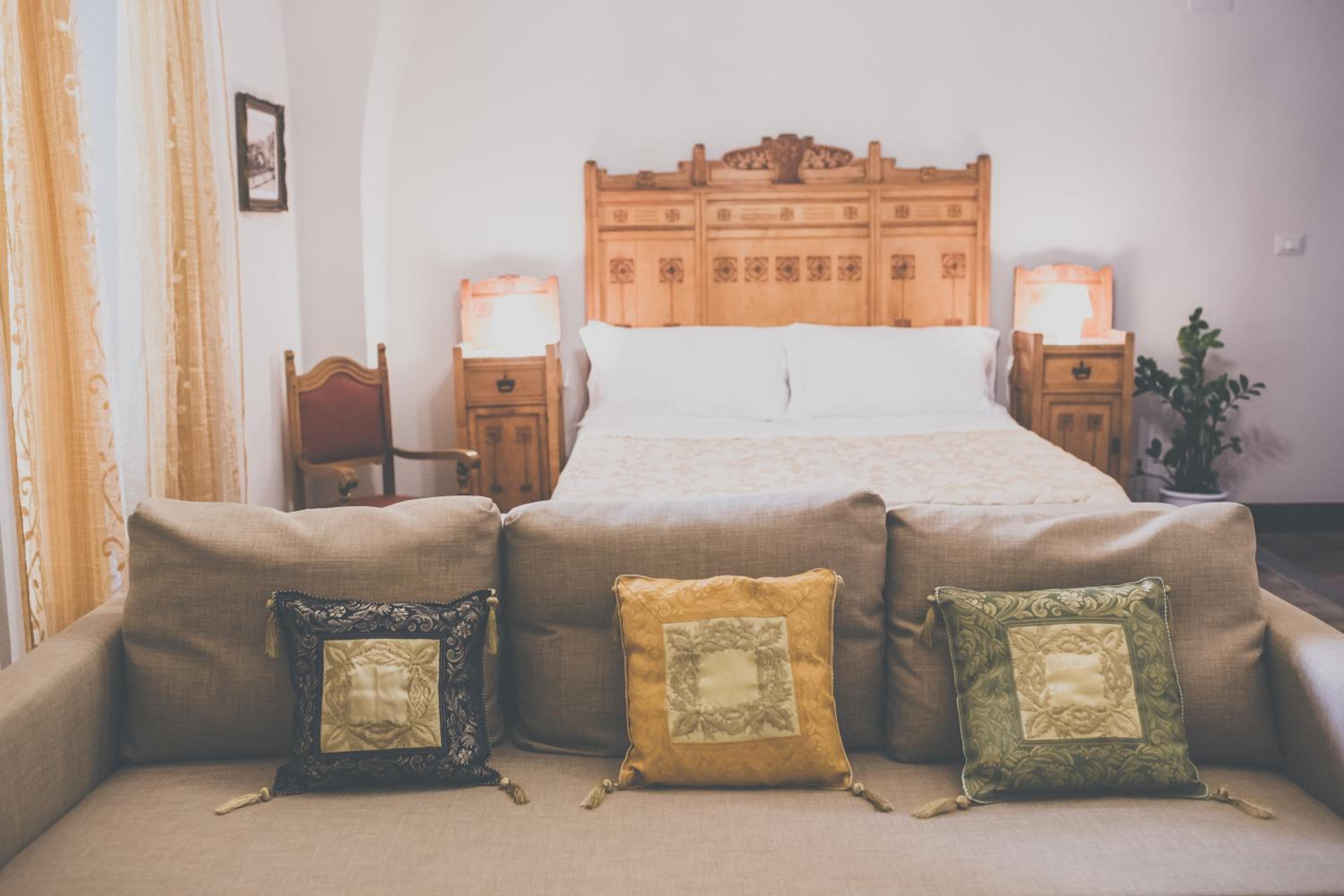 Deluxe King Suite - Photo 4