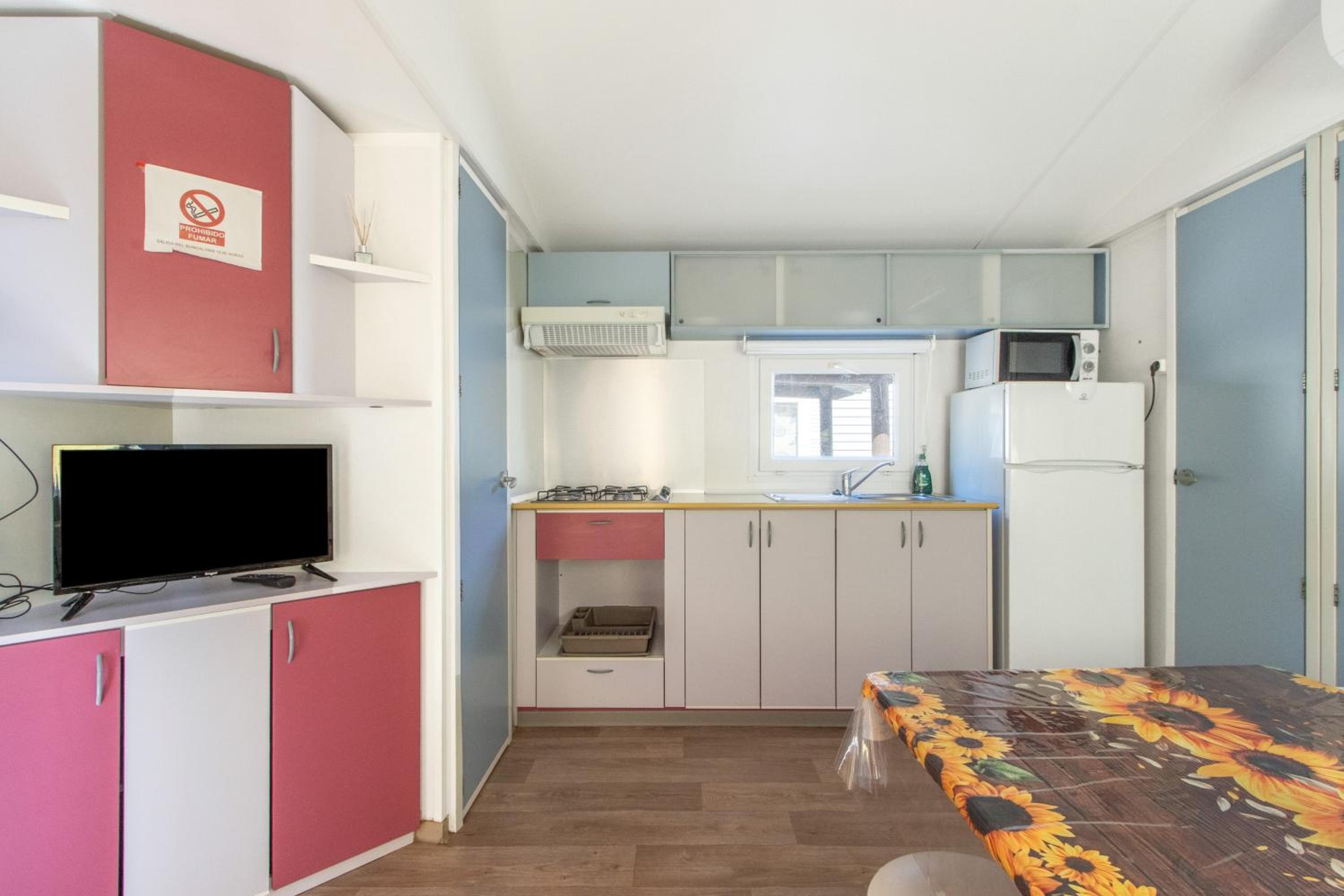 Mobile Home photo 3