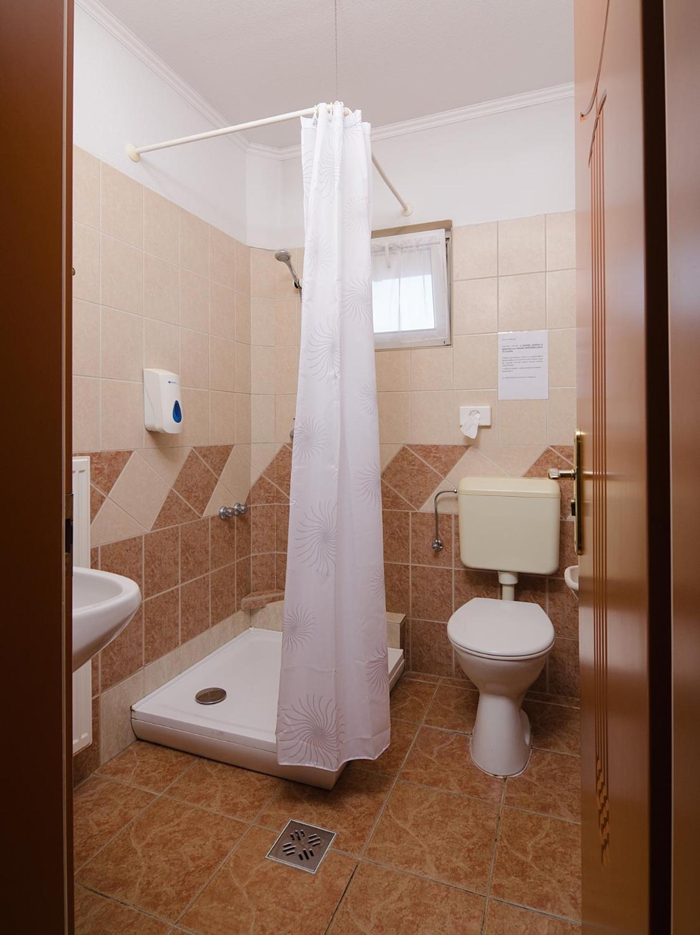 Triple Room - Photo 4