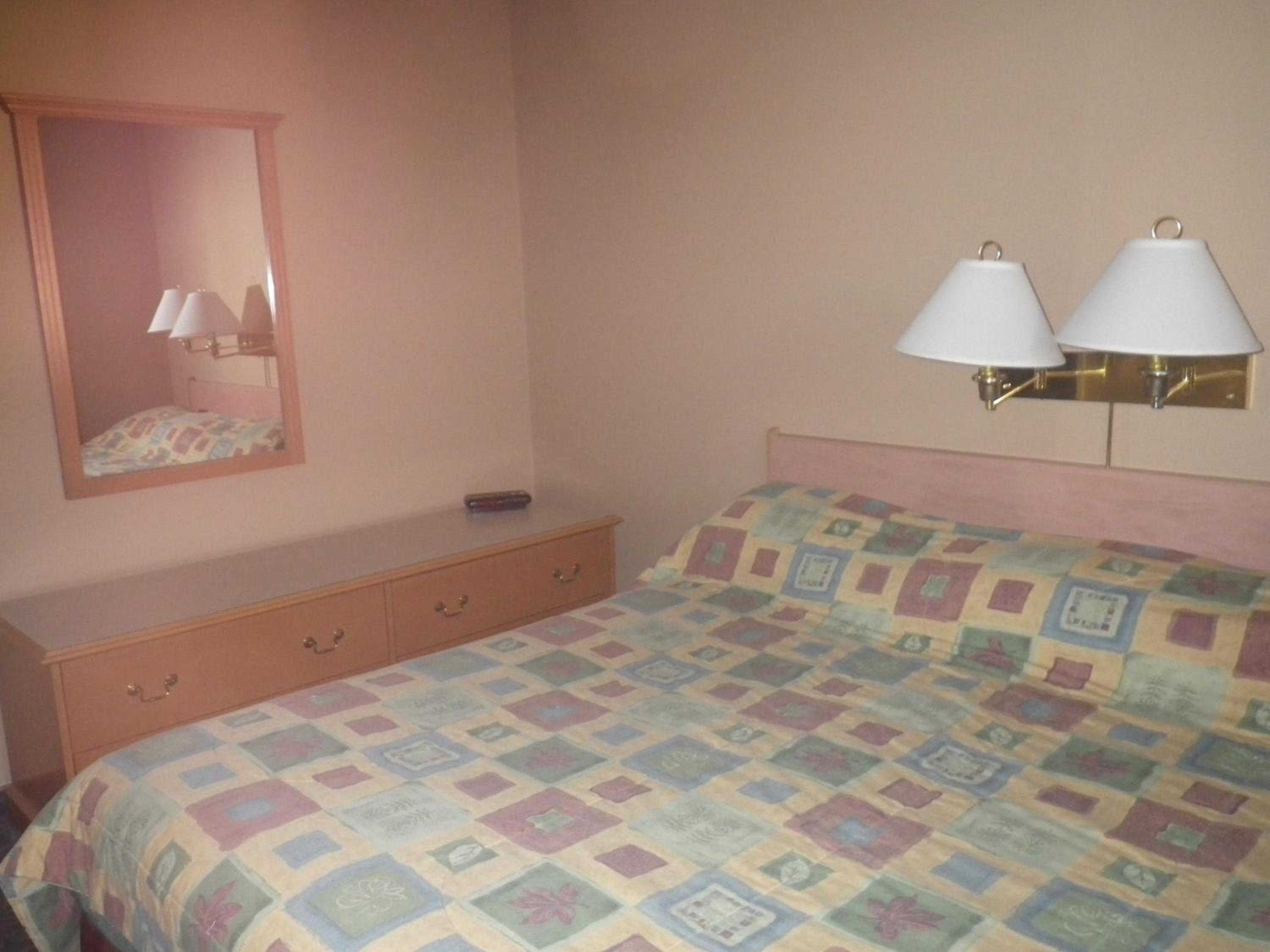 Two-Bedroom Suite - Photo 2