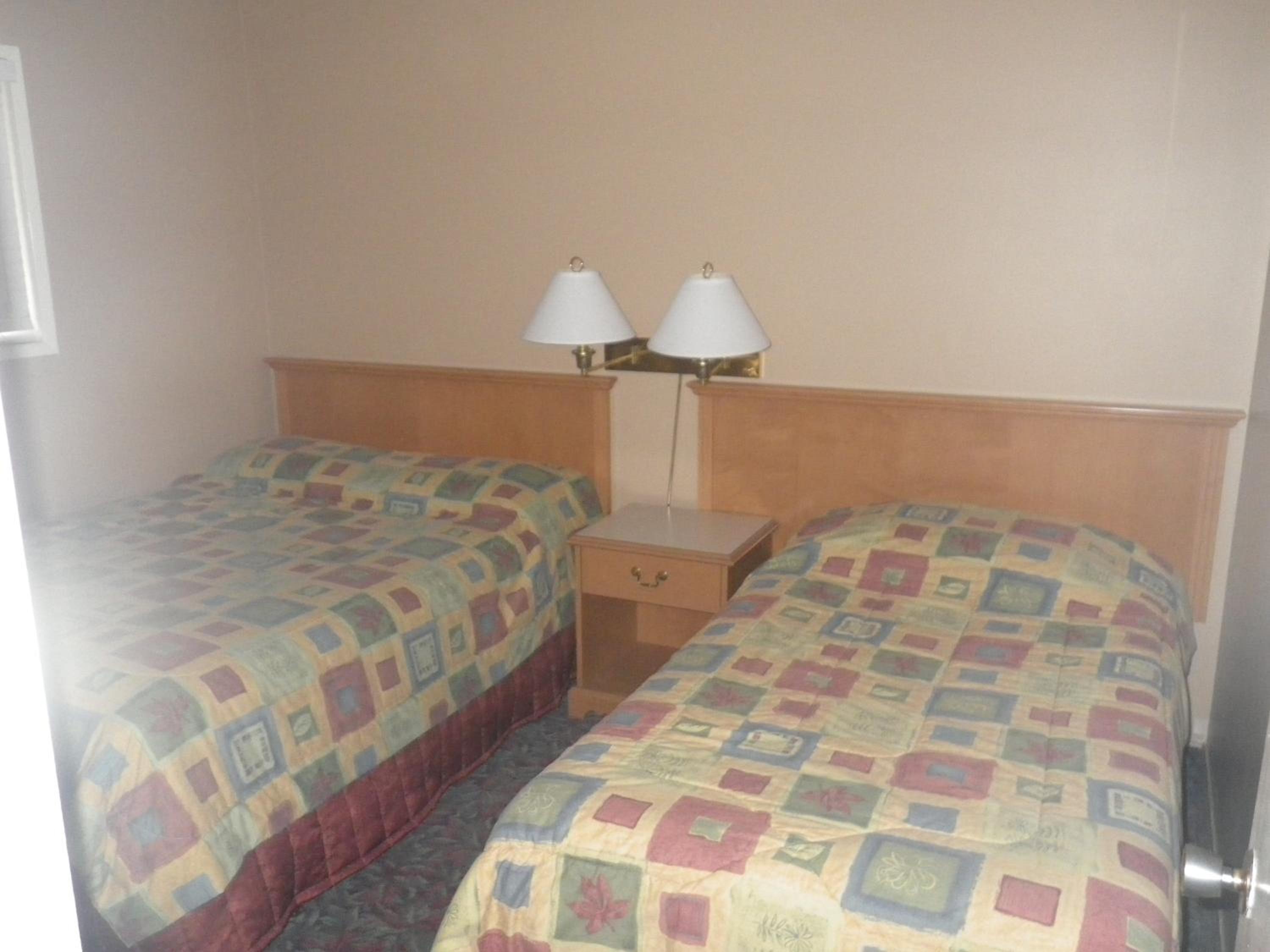 Two-Bedroom Suite - Photo 5