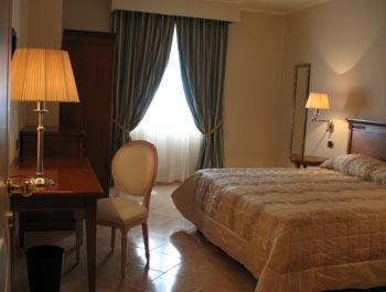 Double Room (1 Adult) - Photo 3