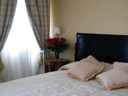 Double Room (1 Adult) - Photo 1