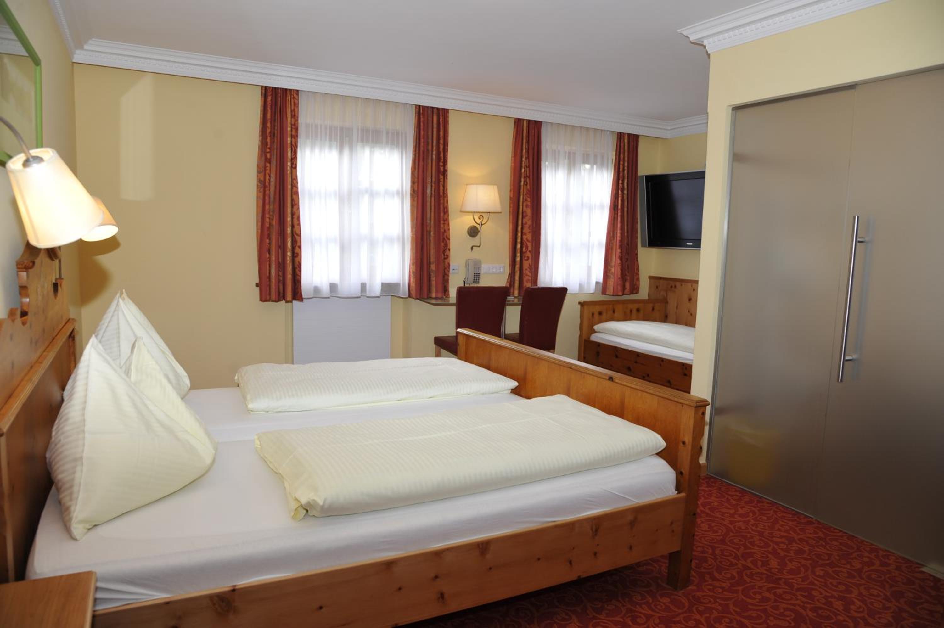 Triple Room - Photo 1