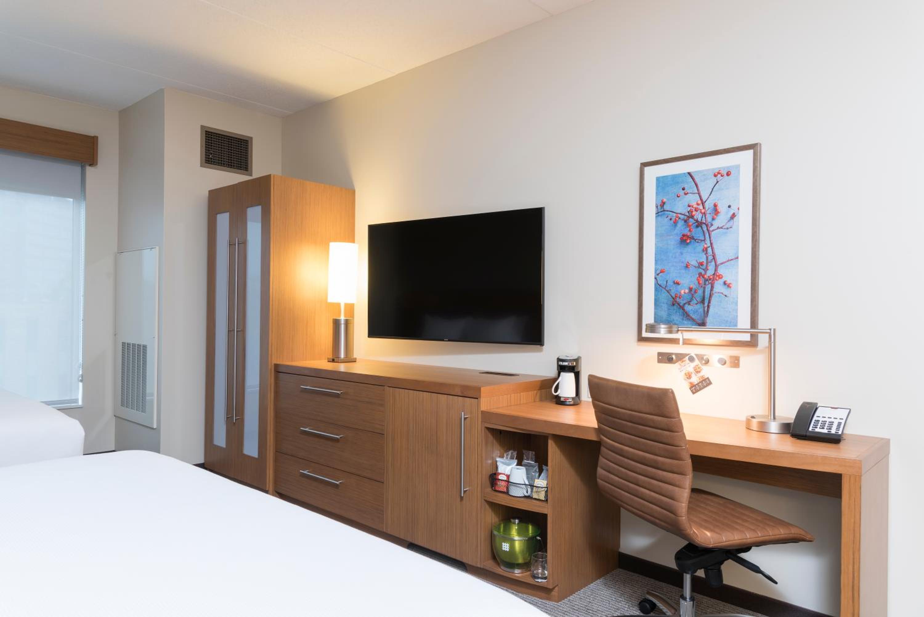 King Room with Two King Beds and Sofa Bed - High Floor photo 3