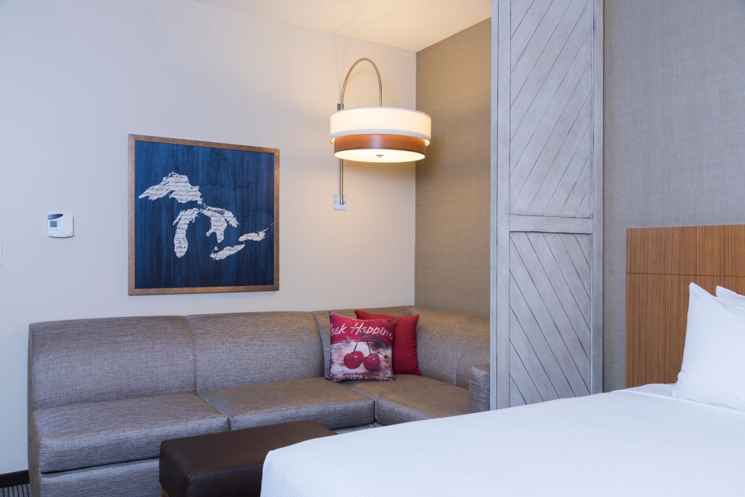 King Room with Two King Beds and Sofa Bed - High Floor photo 2