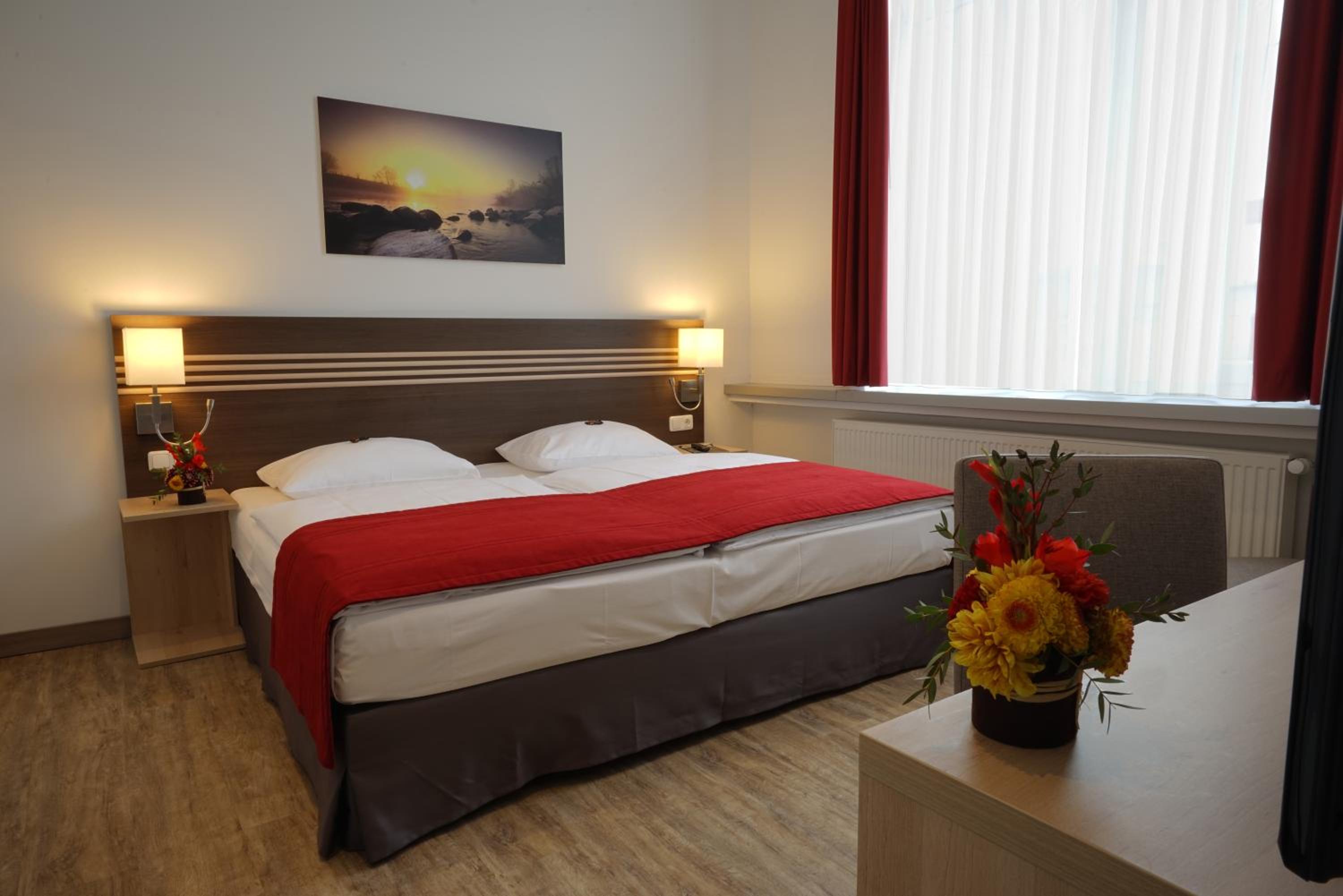 Standard Double Room - Photo 1