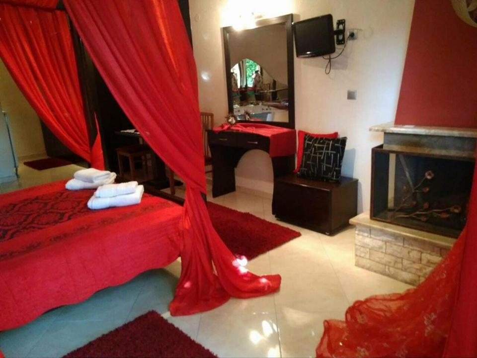 Suite with Hot Tub and Fireplace