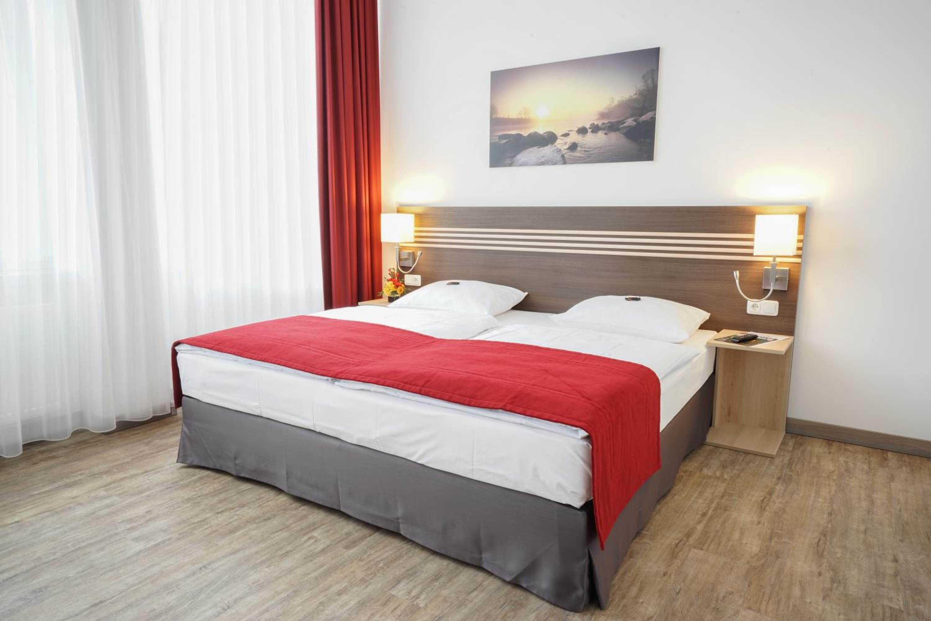 Double Room - Disability Access - Photo 6