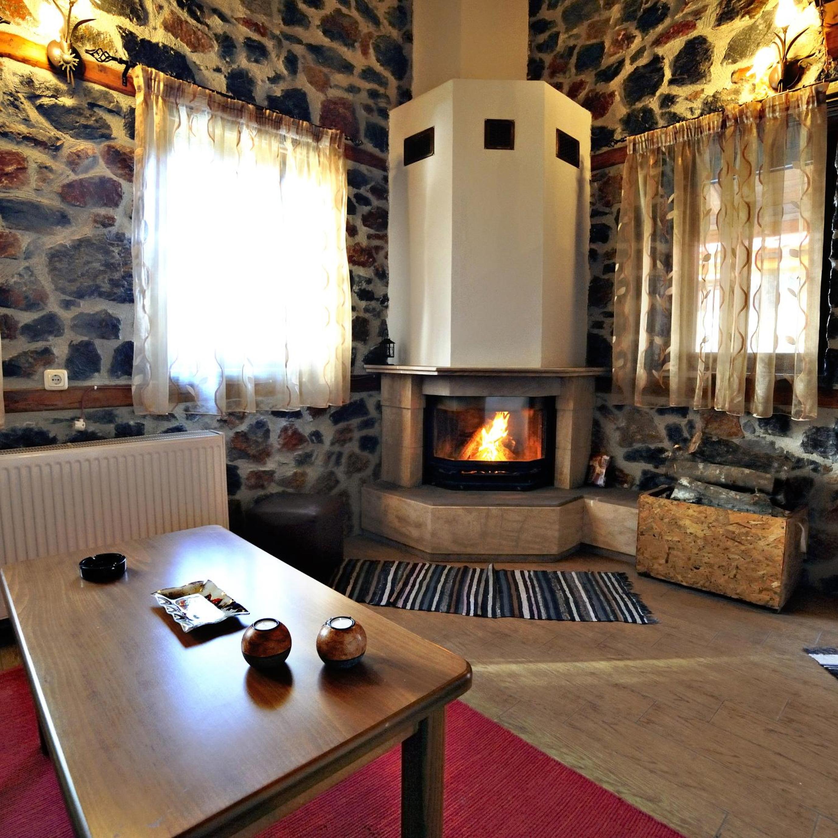 Standard Family Room - Photo 5
