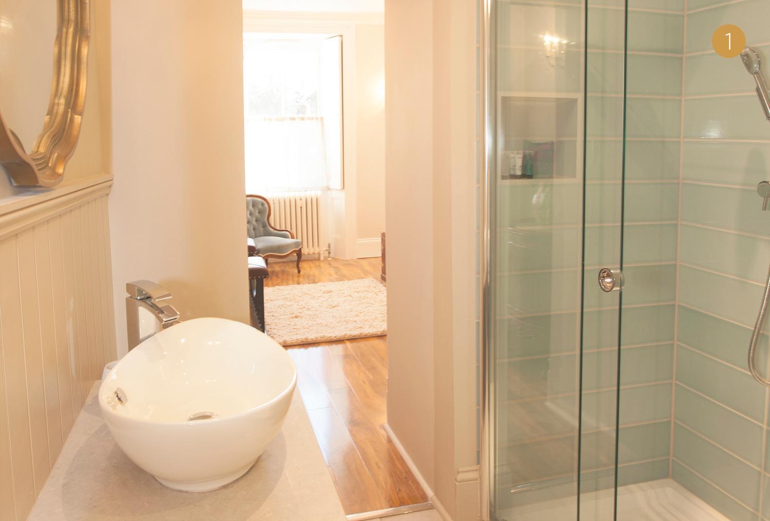 Deluxe King Room - Photo 3