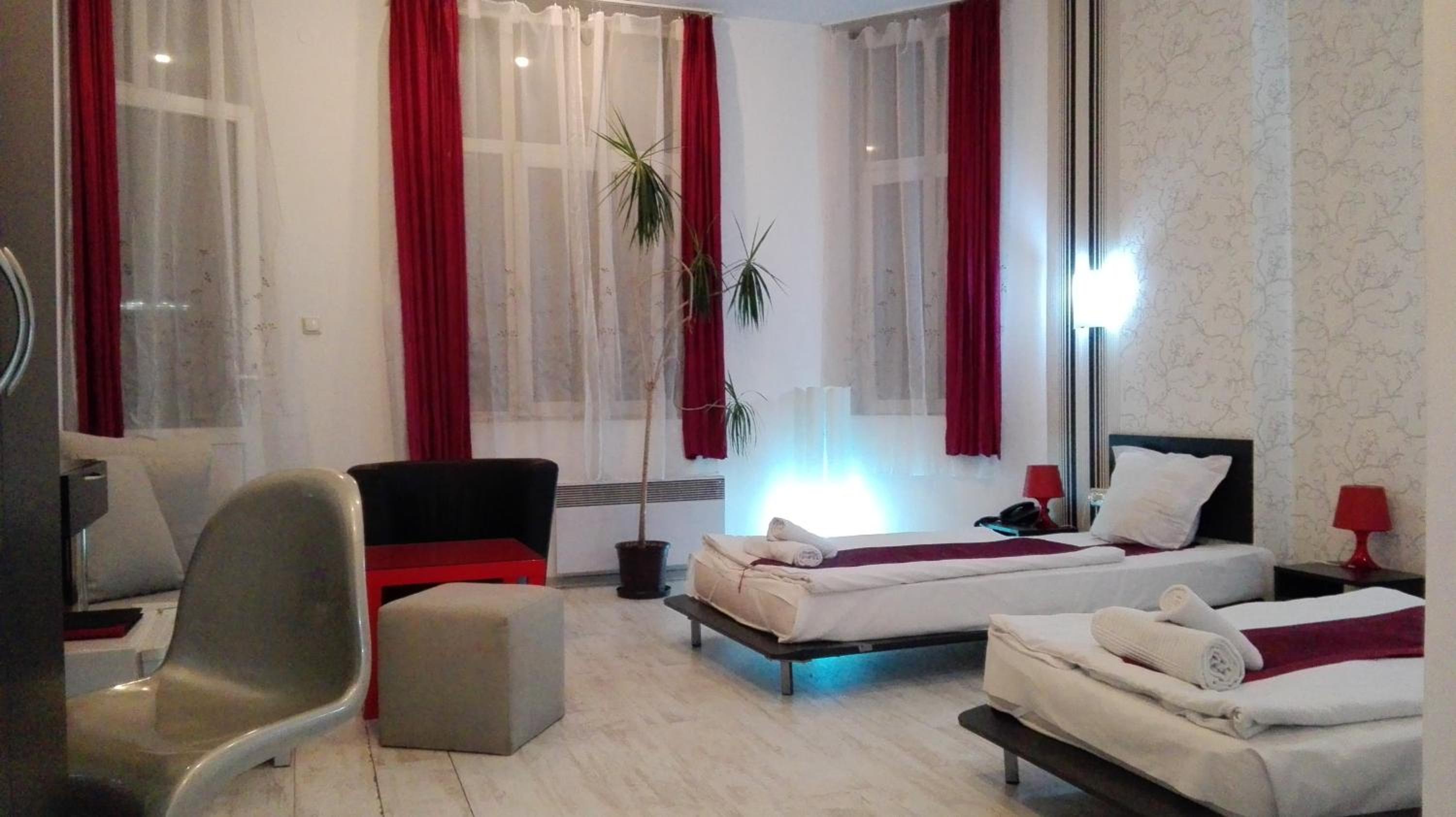 Deluxe Double or Twin Room - Photo 17