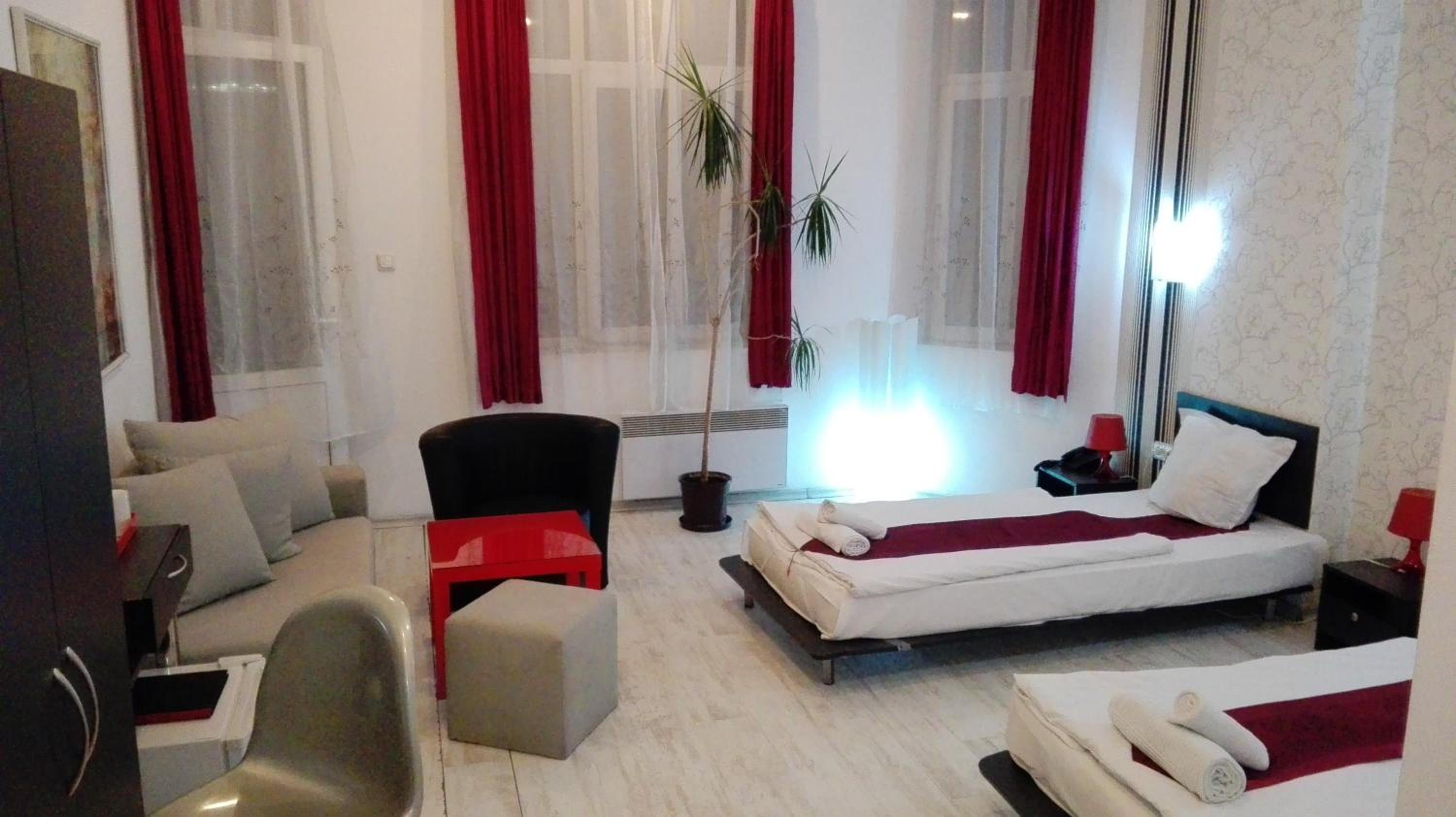 Deluxe Double or Twin Room - Photo 16