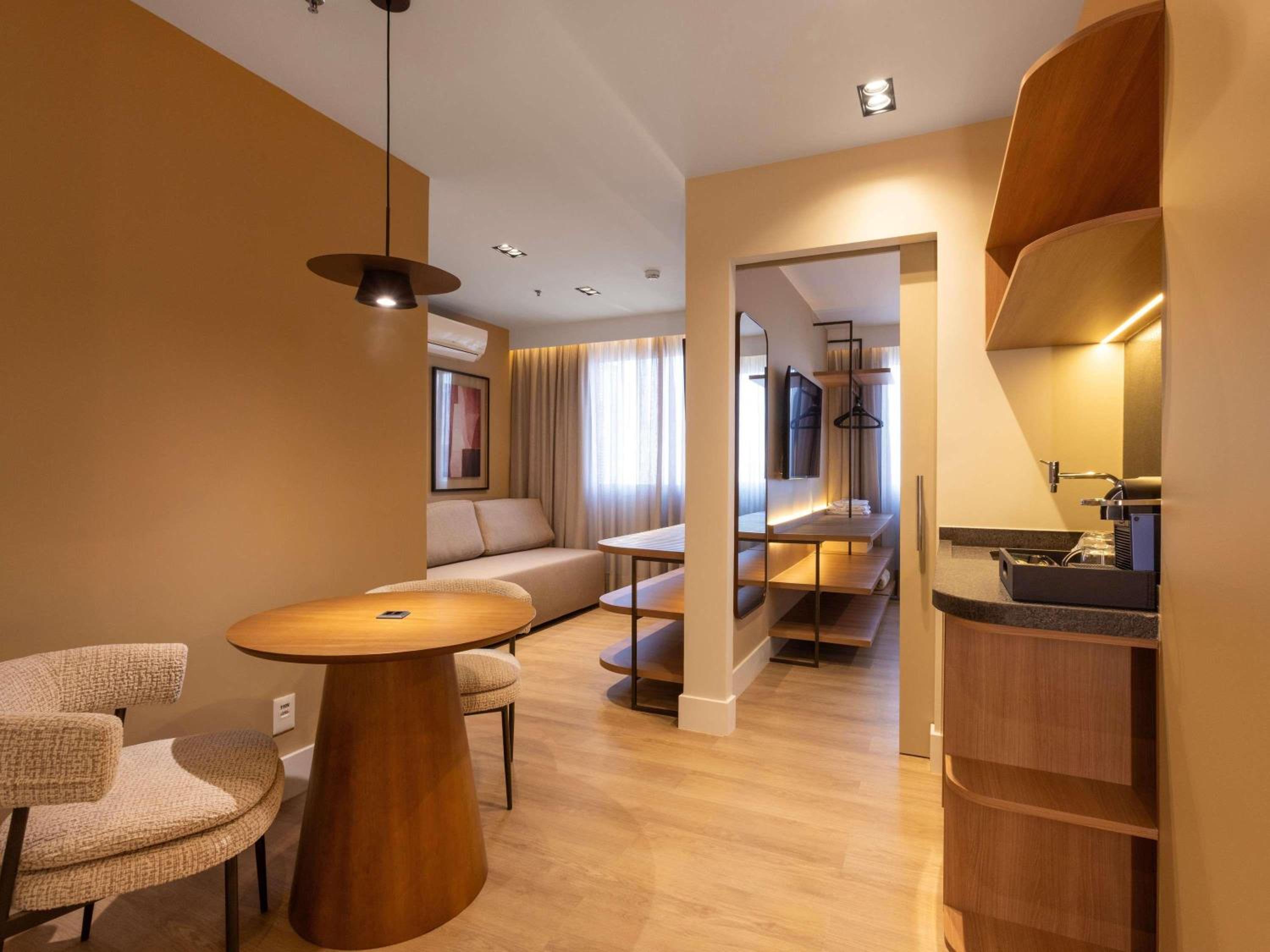 Junior Twin Suite with Sofa Bed thumbnail 6