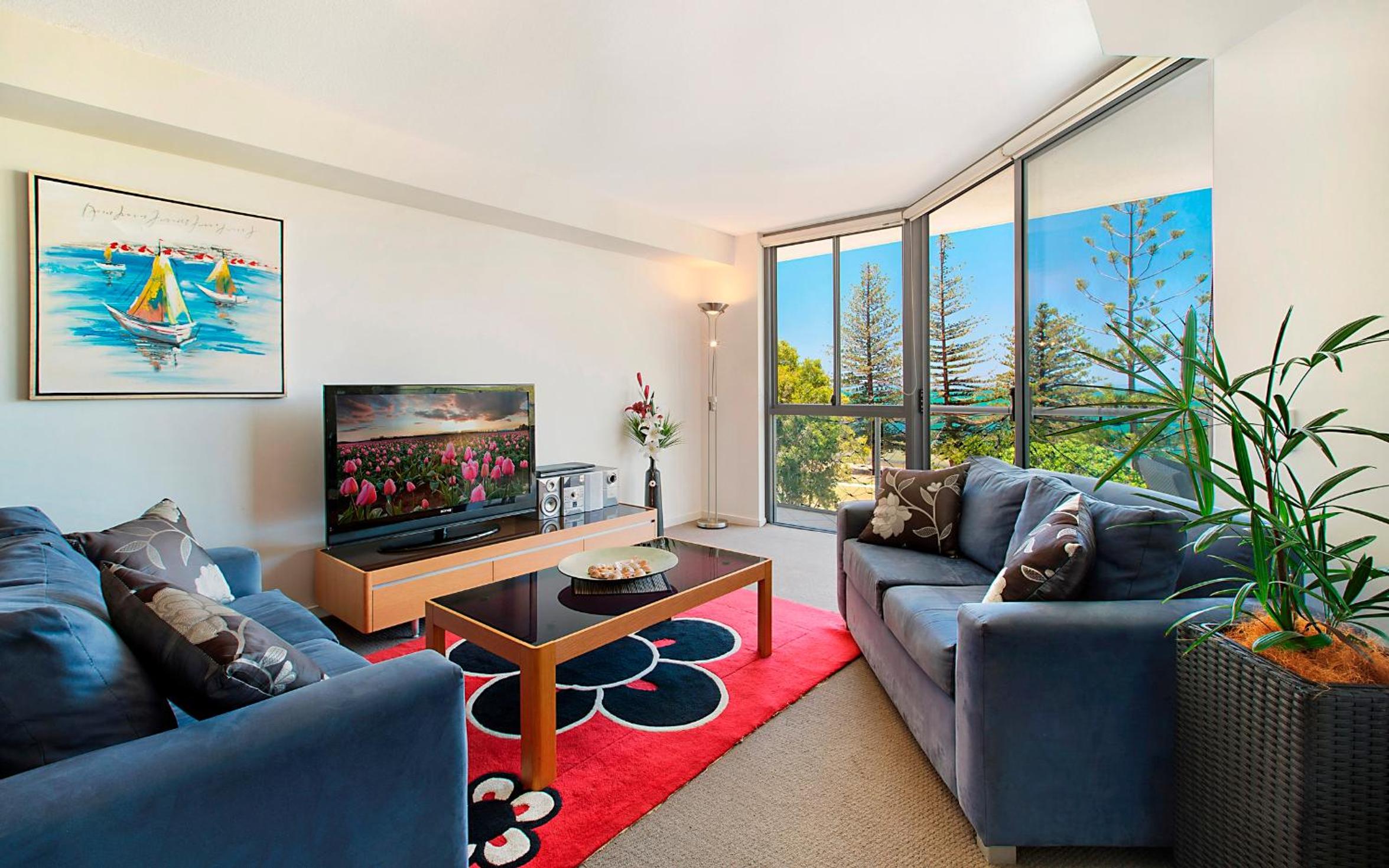 One-Bedroom Apartment with Ocean View - Photo 9