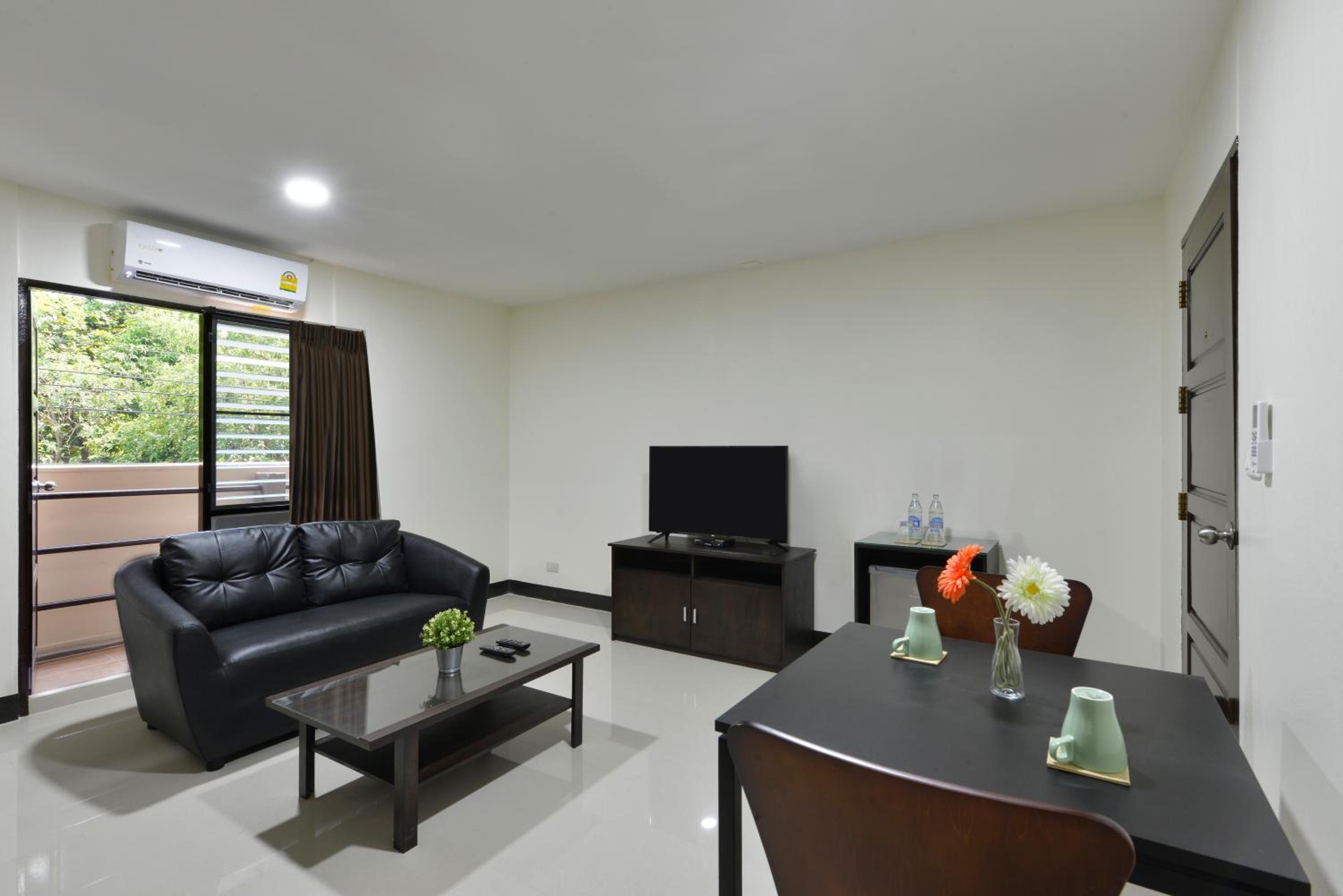 Deluxe Suite photo 3