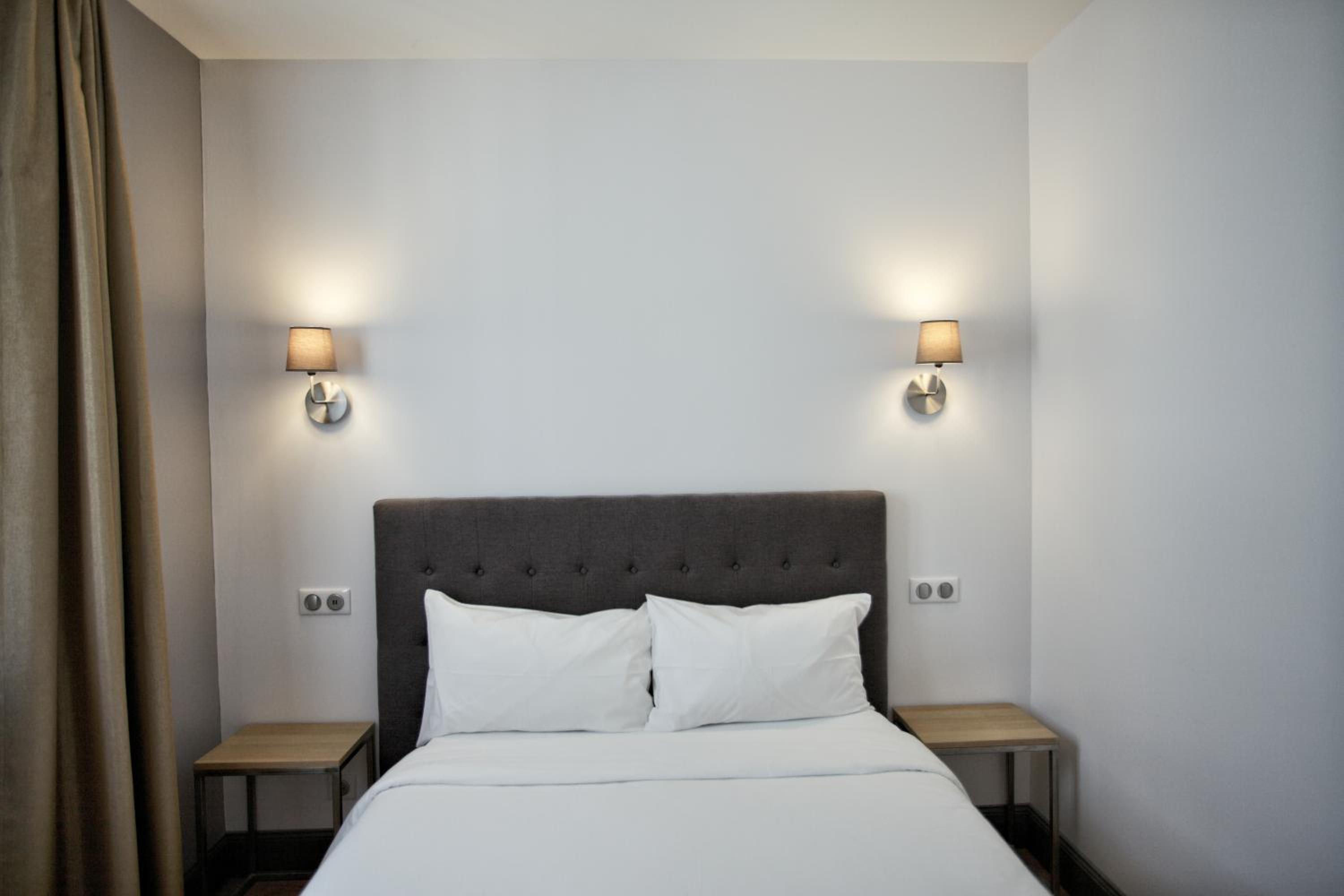 Standard Queen Room photo 2