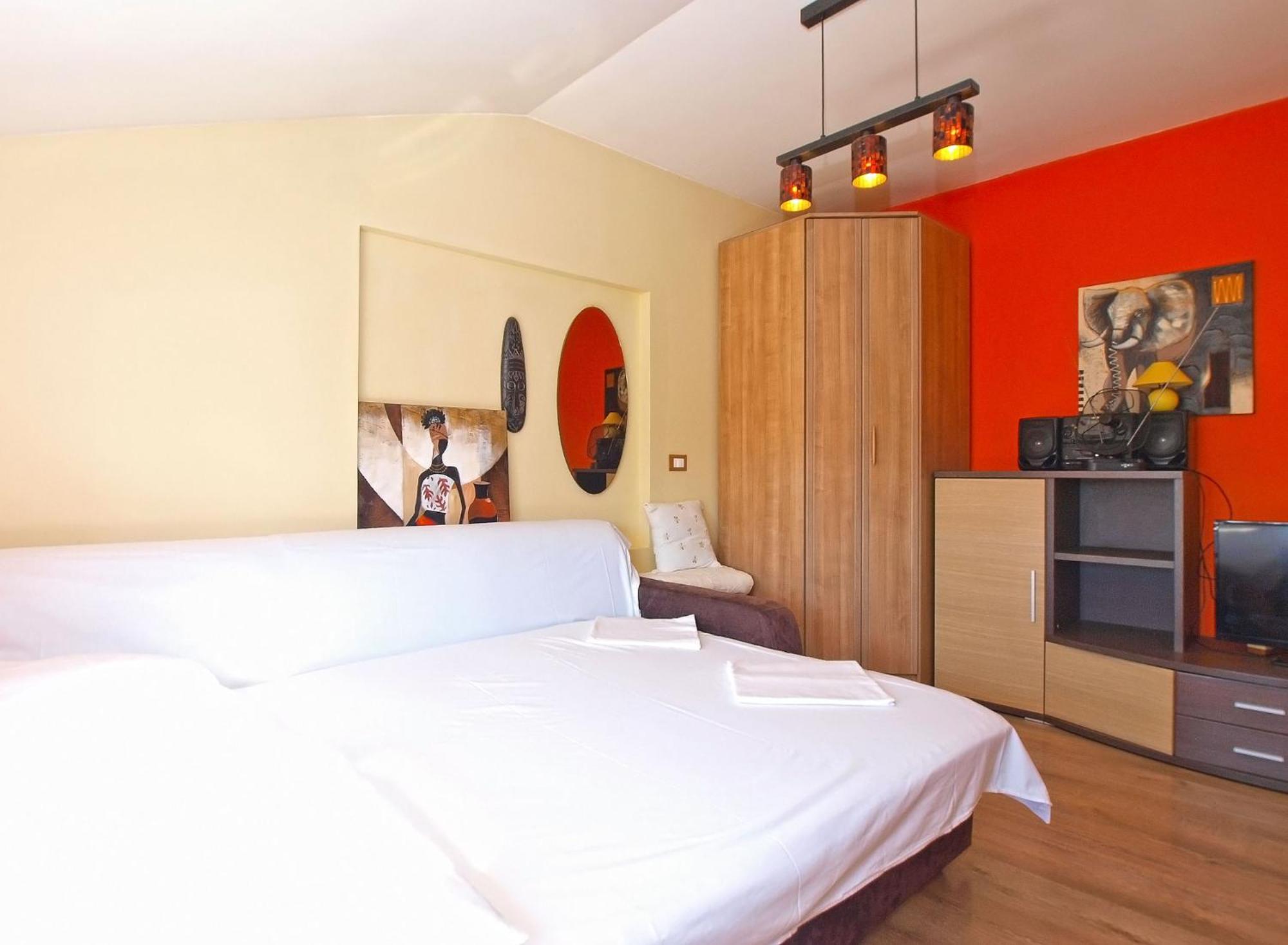 Studio Apartment photo 1