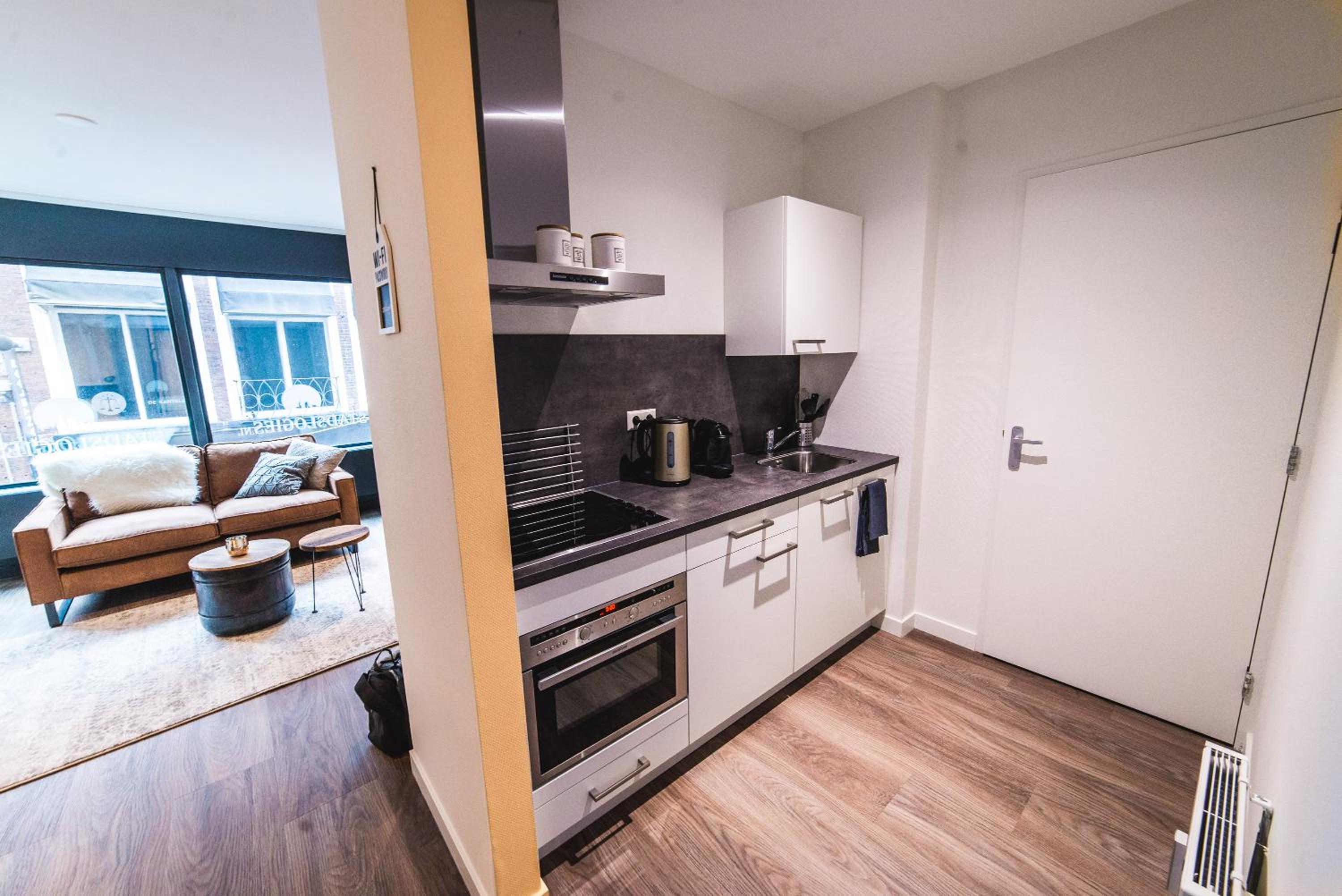 Studio Apartment - Photo 2