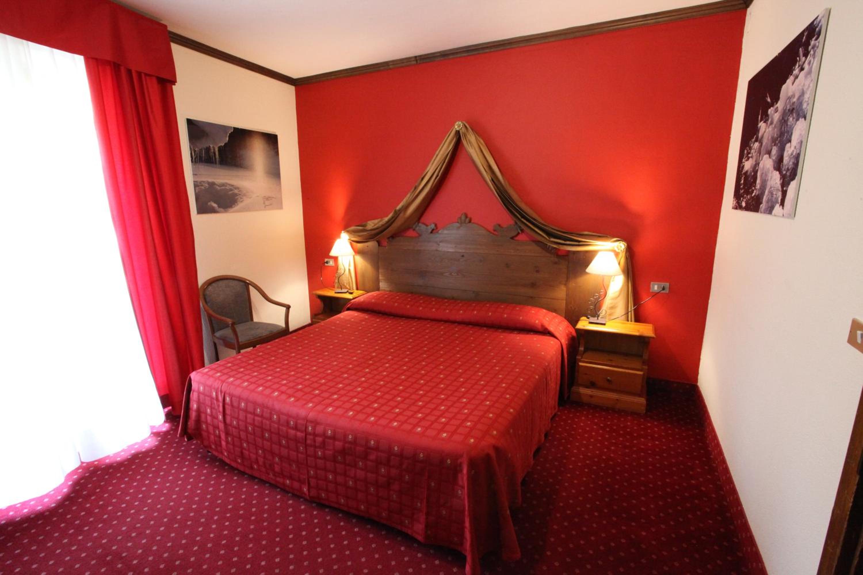 Superior Double or Twin Room with Mountain View photo 2