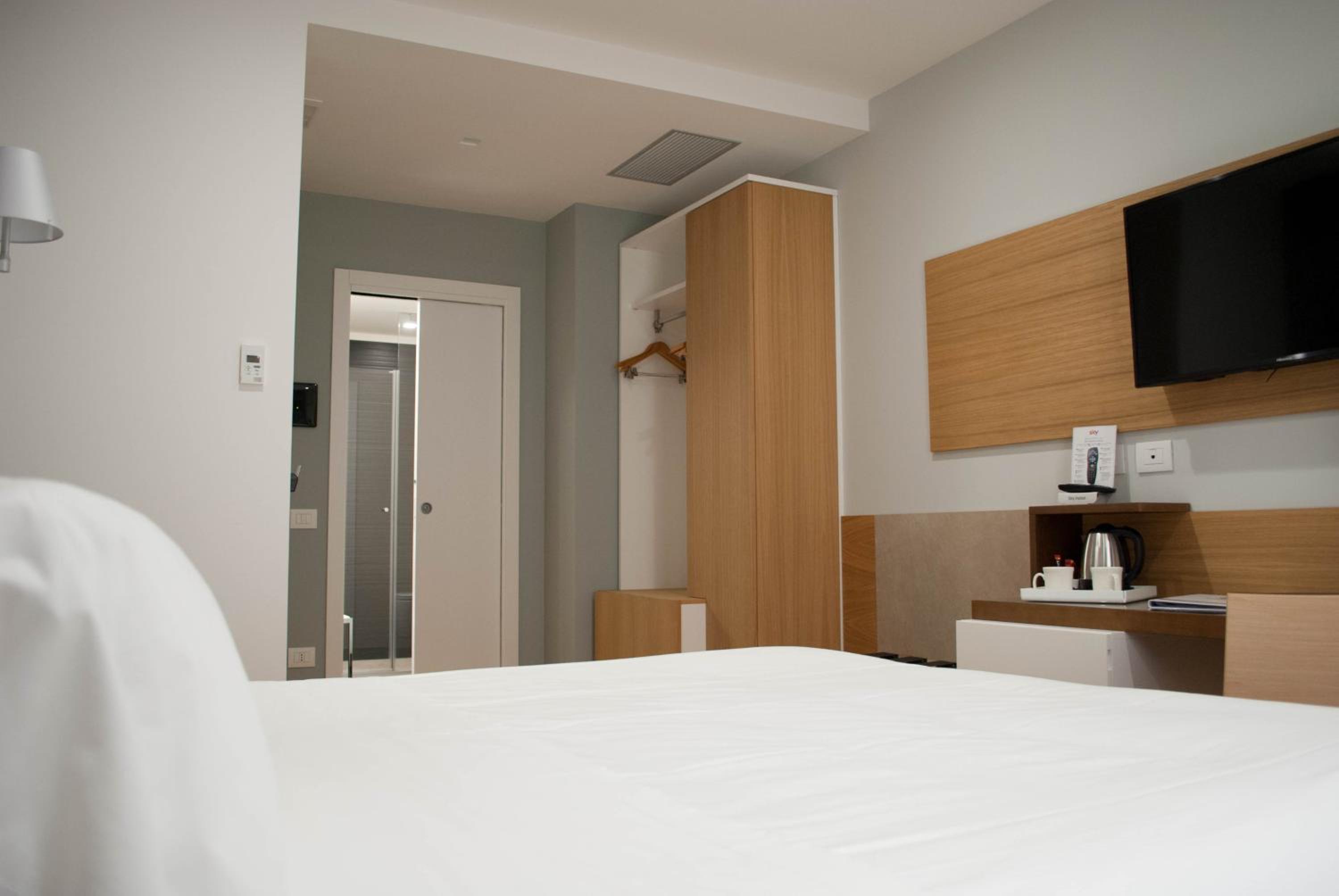 Executive King Room - Photo 9