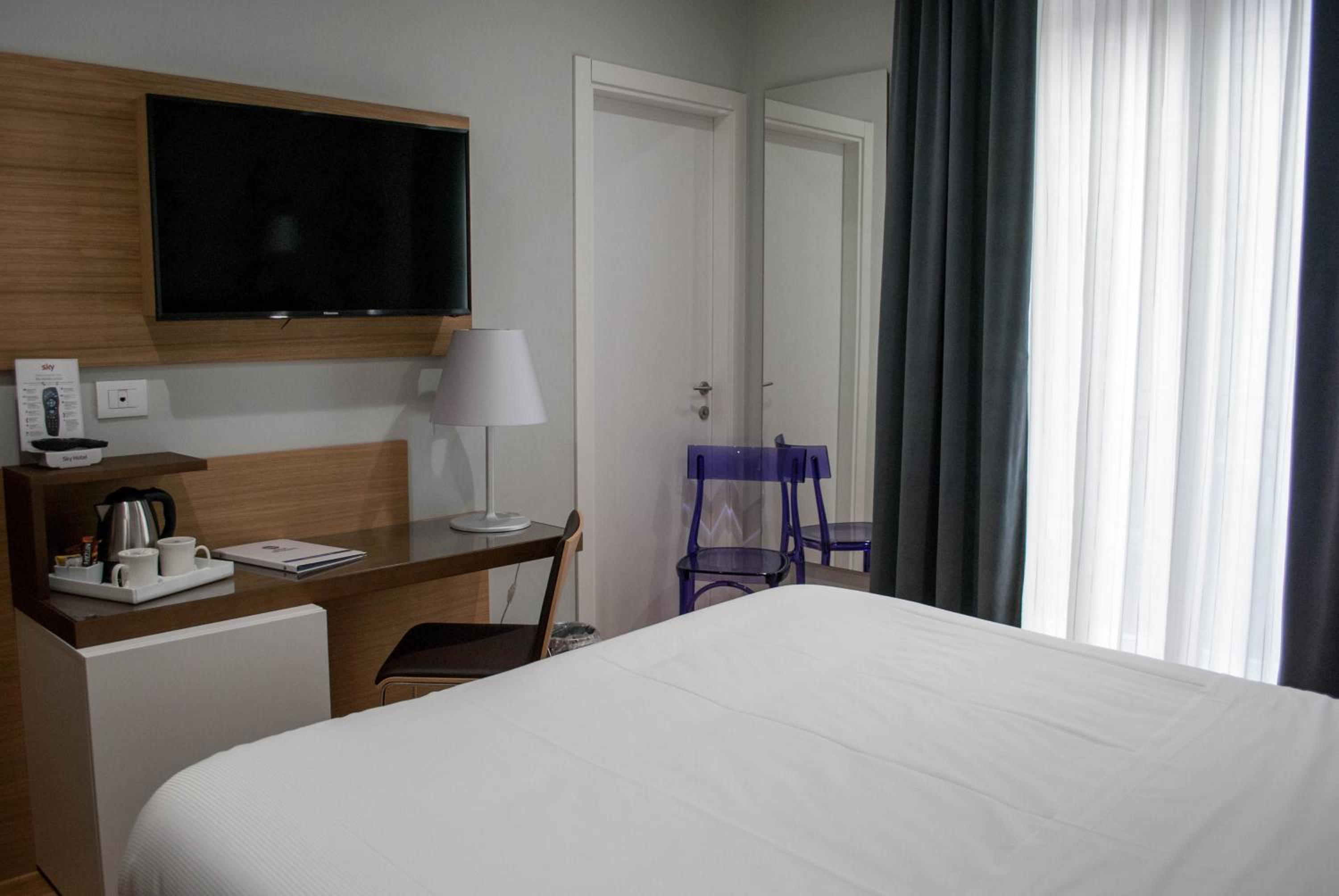 Executive King Room - Photo 8