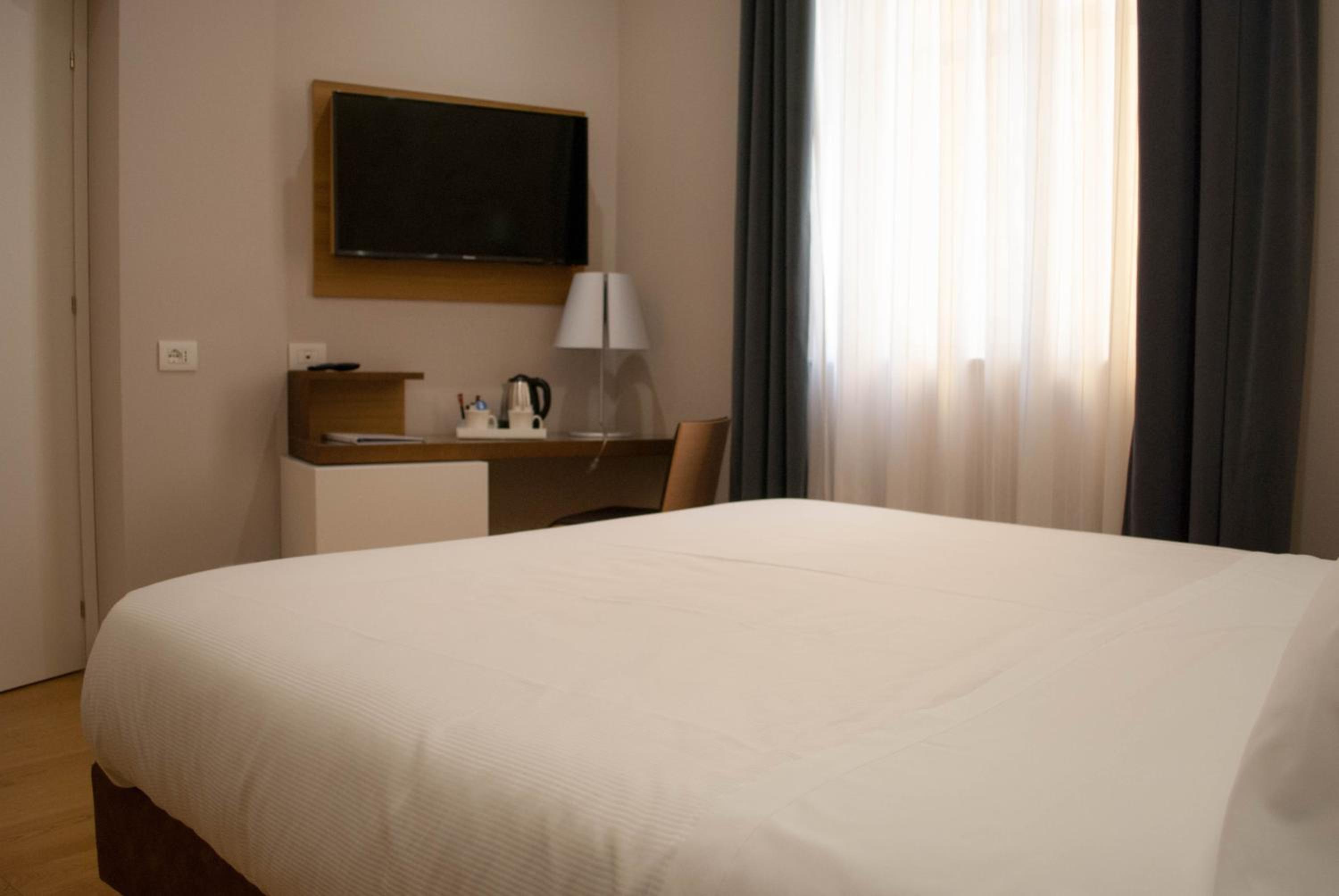 Executive King Room - Photo 6